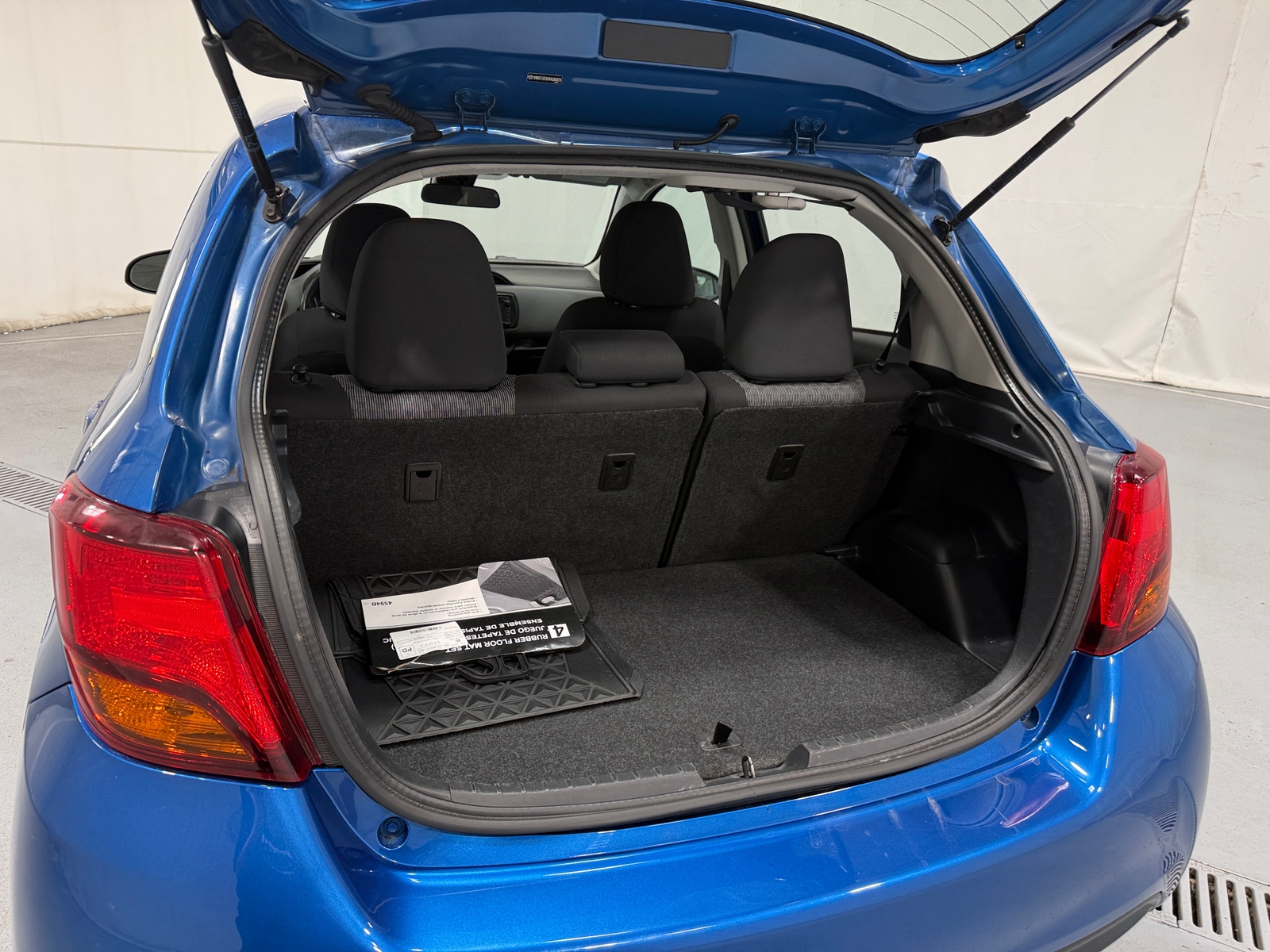 Thumbnail: 2017 Toyota Yaris - 7