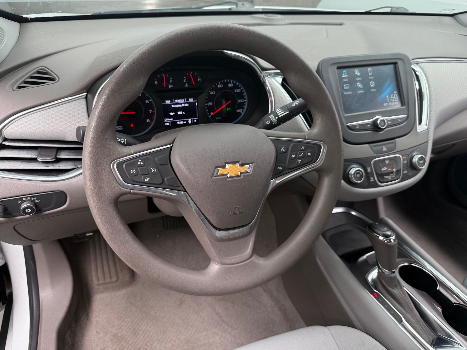 Thumbnail: 2018 Chevrolet Malibu - 5