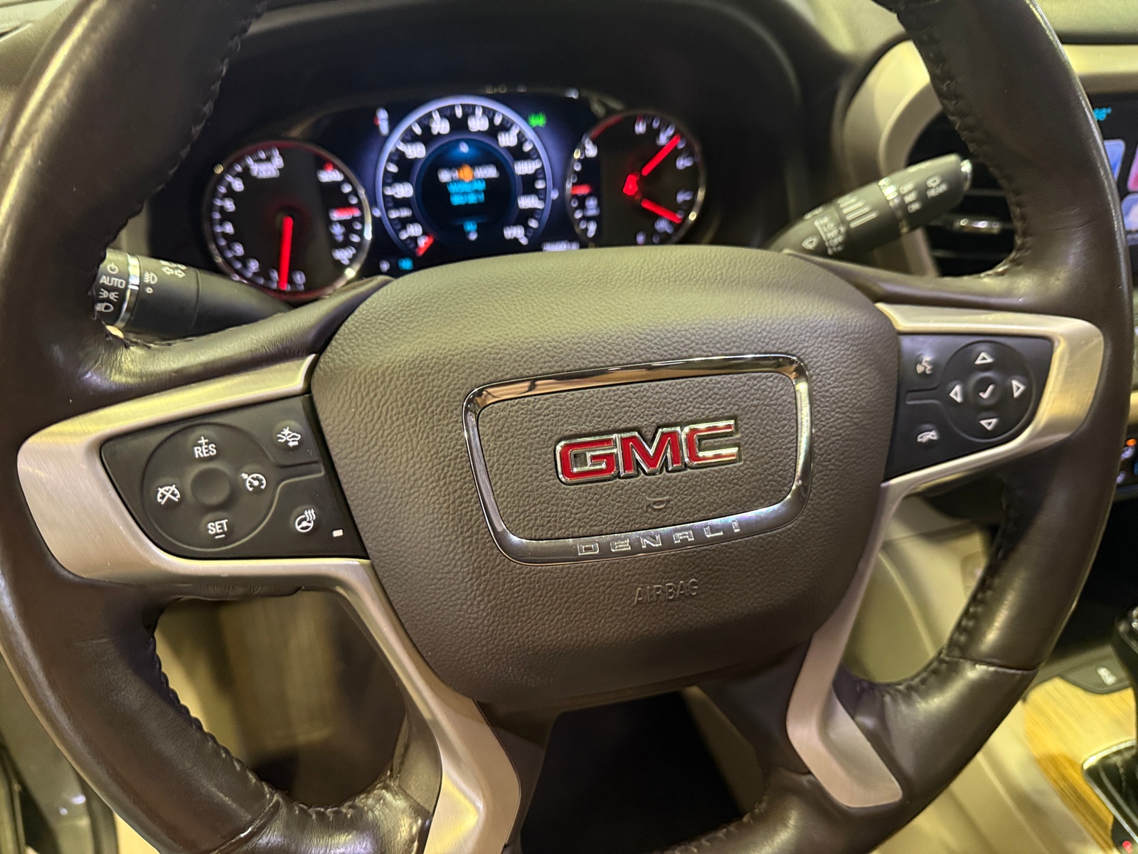 Thumbnail: 2017 GMC Acadia - 4