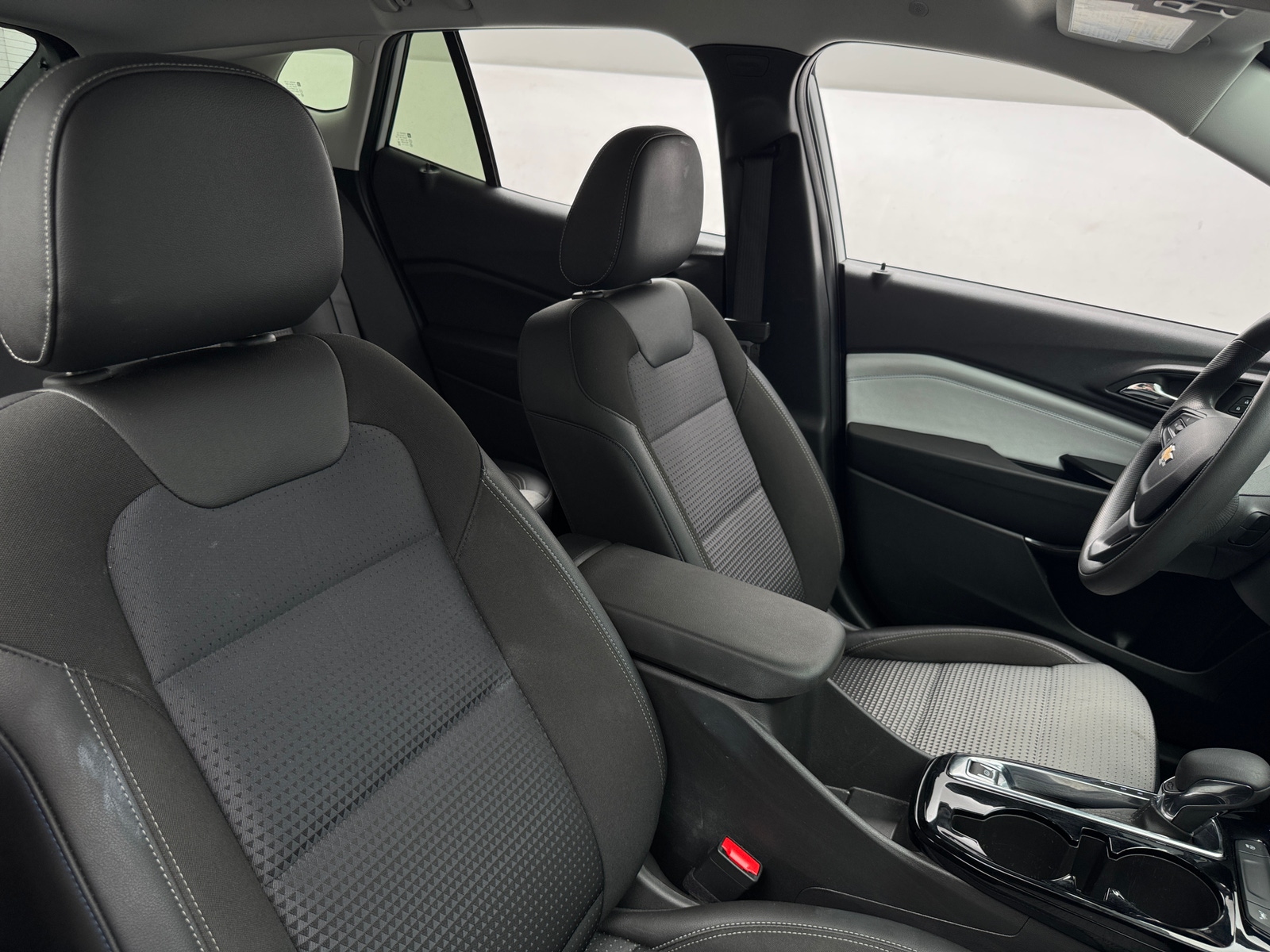 Thumbnail: 2025 Chevrolet Trax - 2