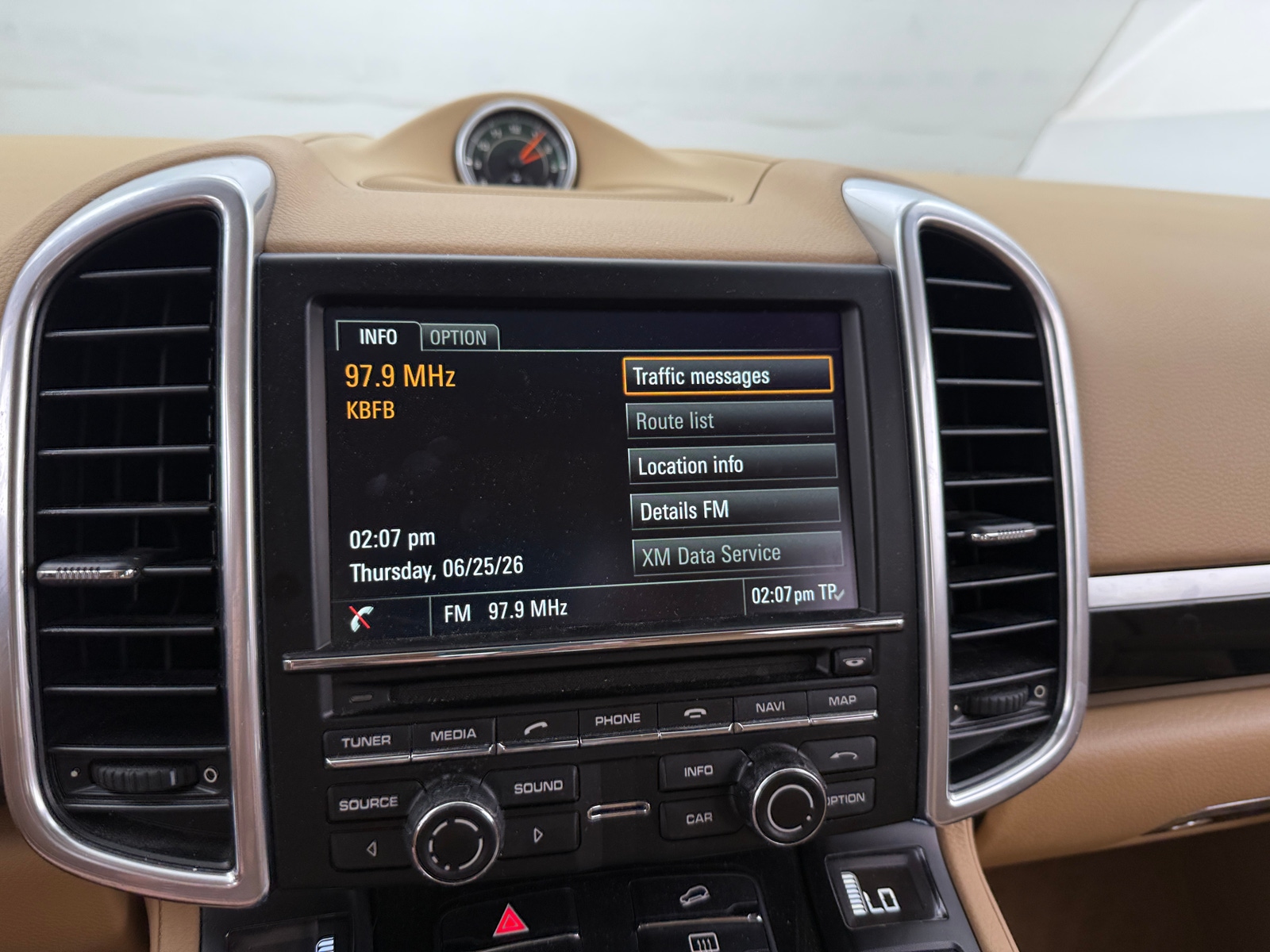 Thumbnail: 2014 Porsche Cayenne - 3