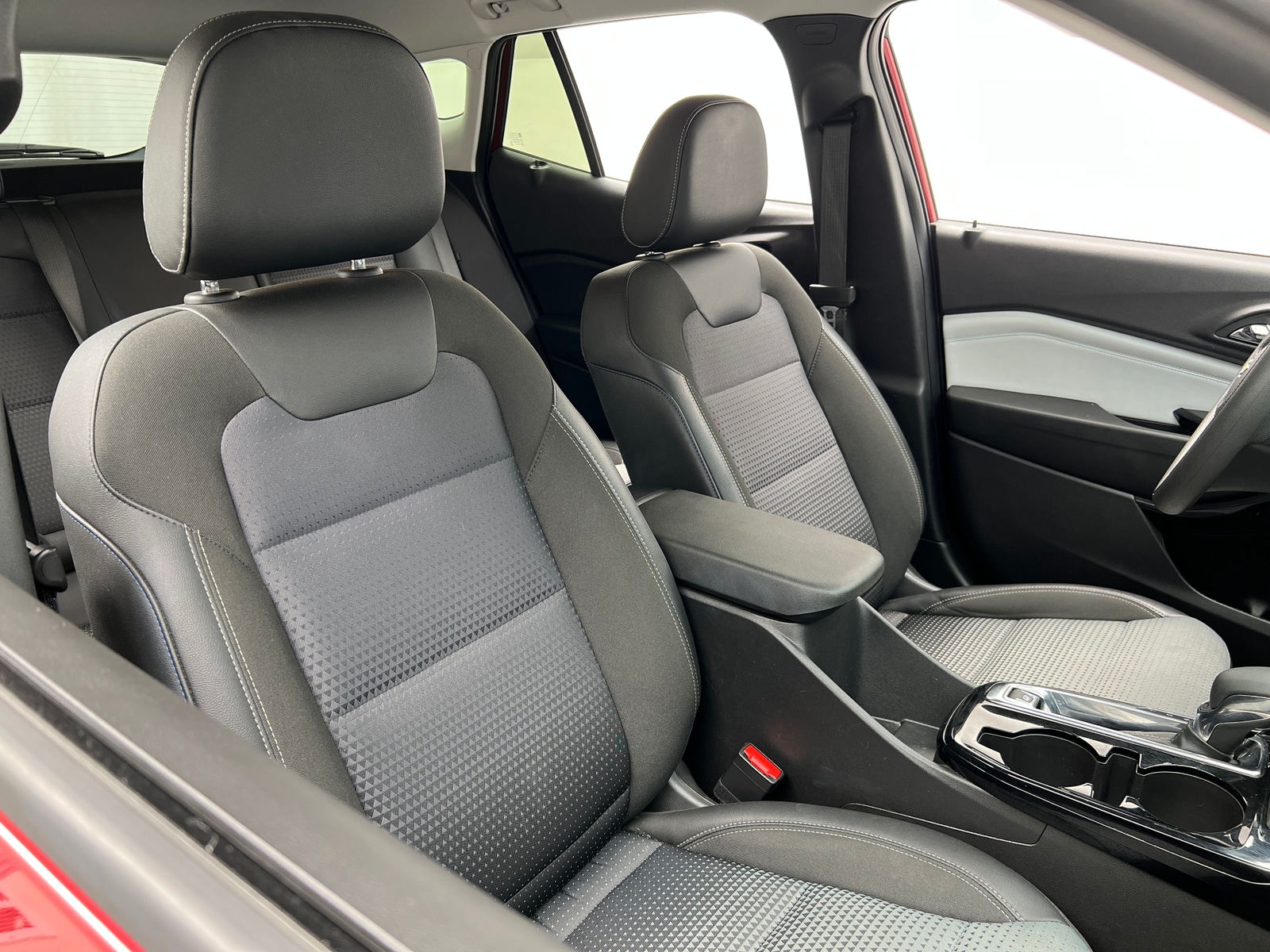 Thumbnail: 2025 Chevrolet Trax - 2