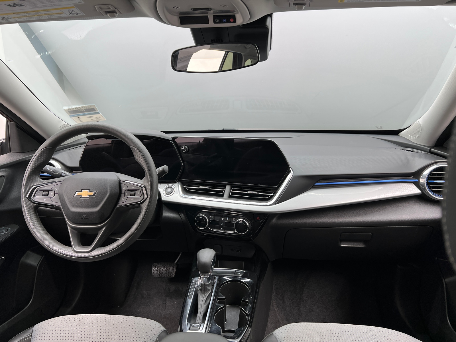 Thumbnail: 2025 Chevrolet Trax - 3