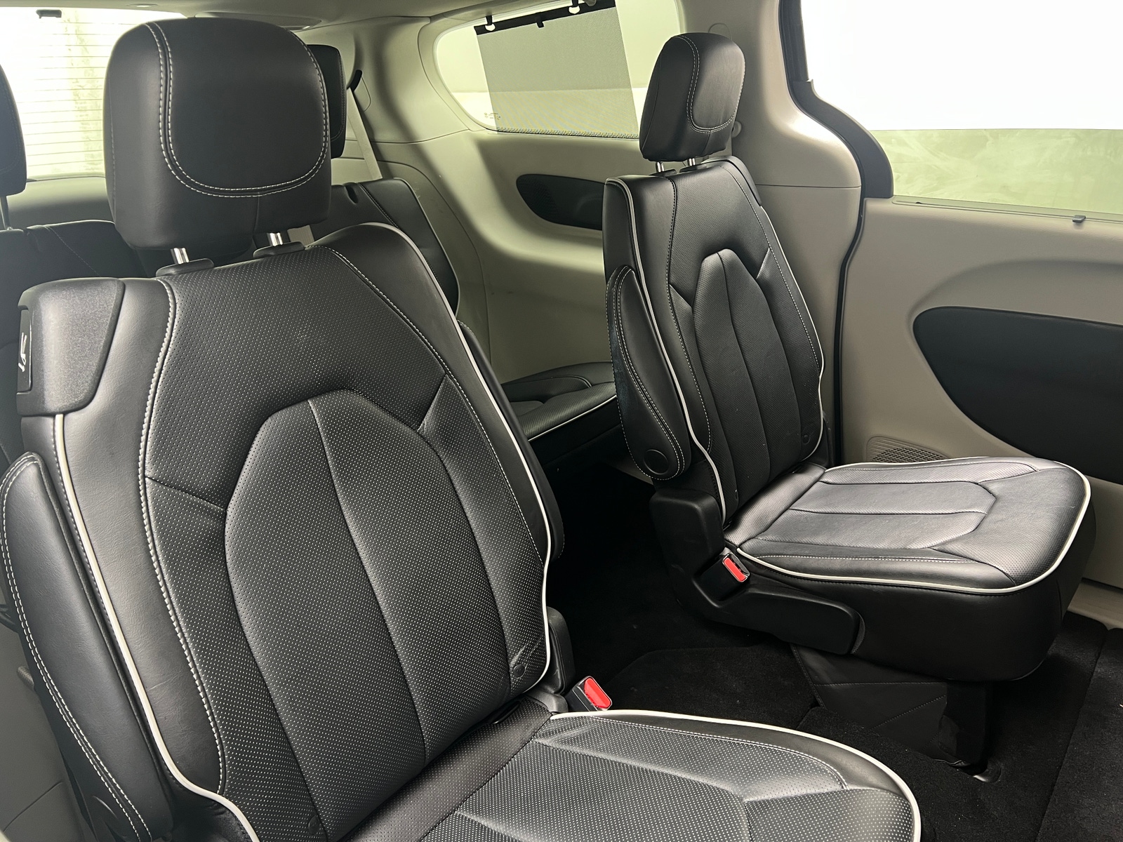 Thumbnail: 2022 Chrysler Pacifica - 5