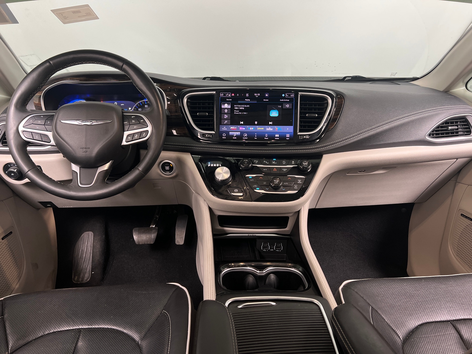 Thumbnail: 2022 Chrysler Pacifica - 2