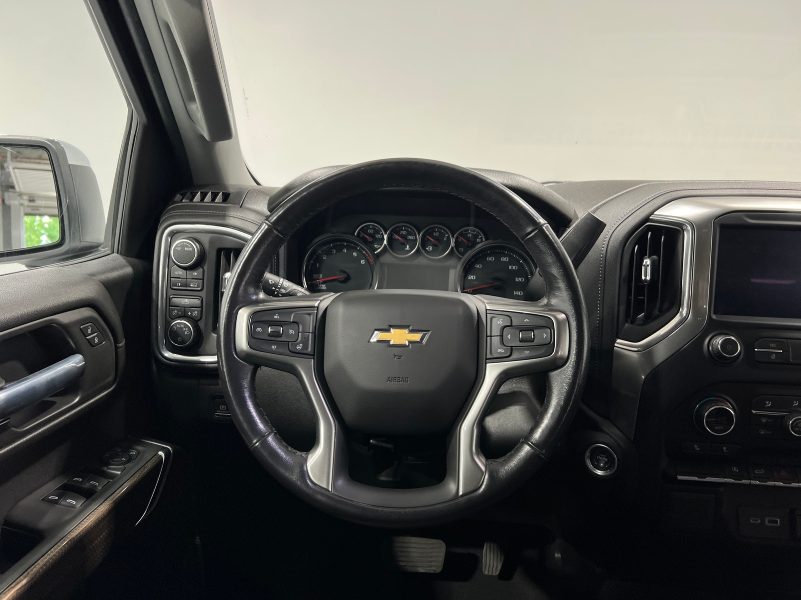 Thumbnail: 2021 Chevrolet Silverado 1500 - 5
