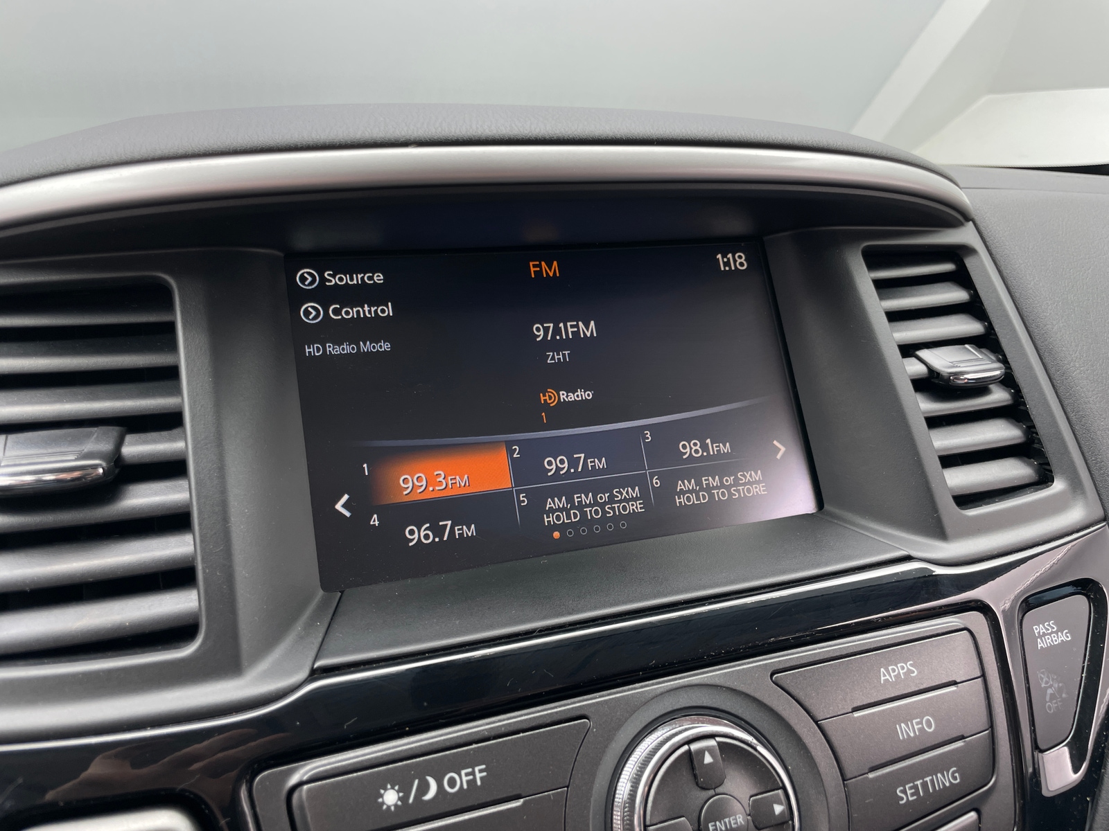 Thumbnail: 2019 Nissan Pathfinder - 4