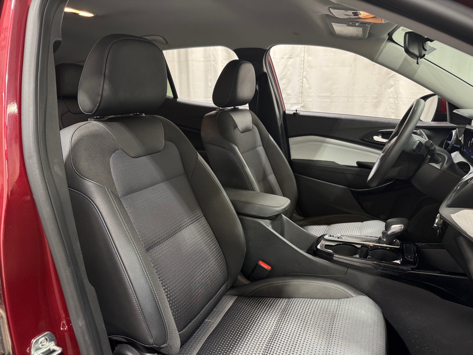 Thumbnail: 2025 Chevrolet Trax - 2