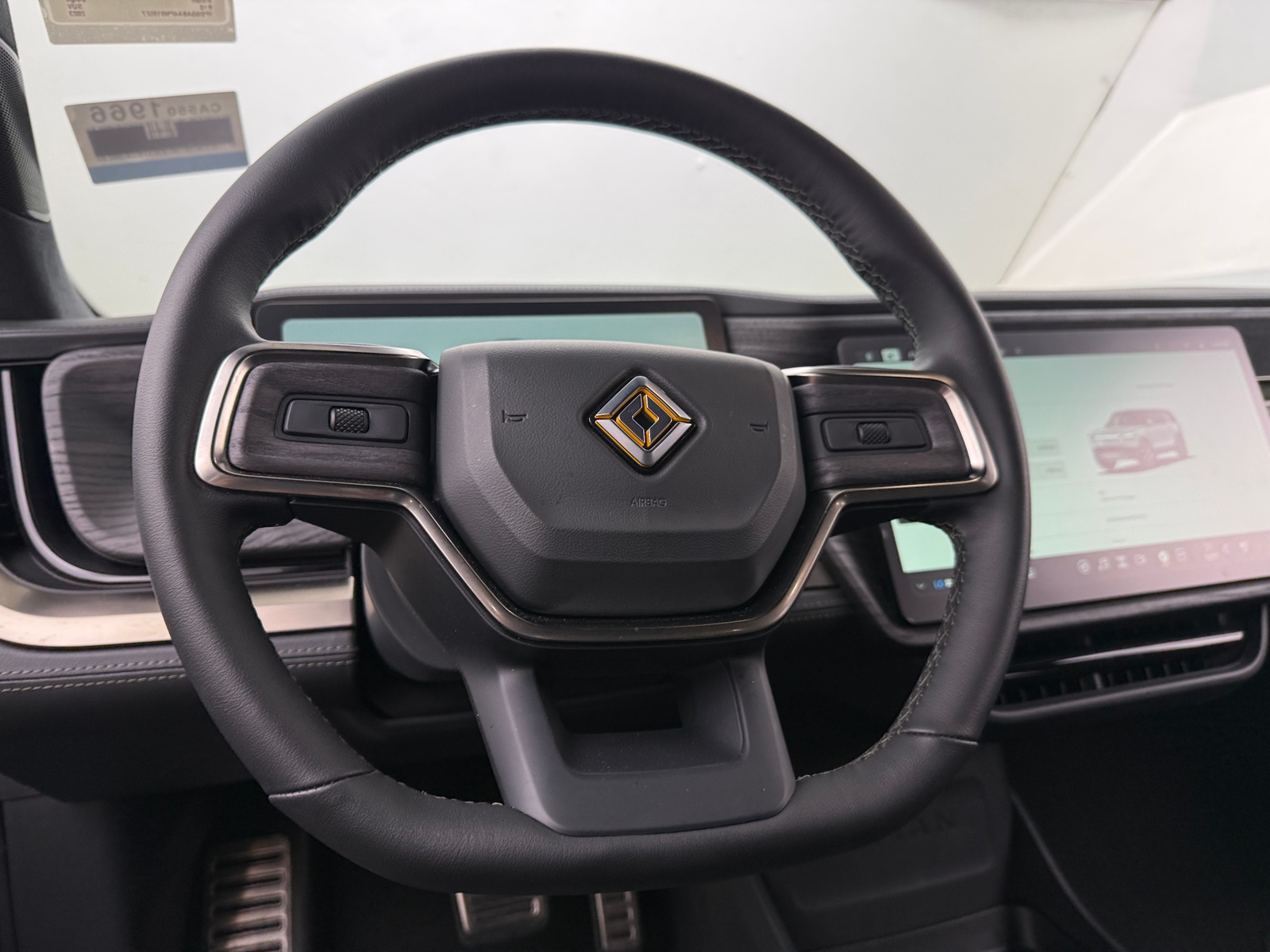 Thumbnail: 2023 Rivian R1S - 4