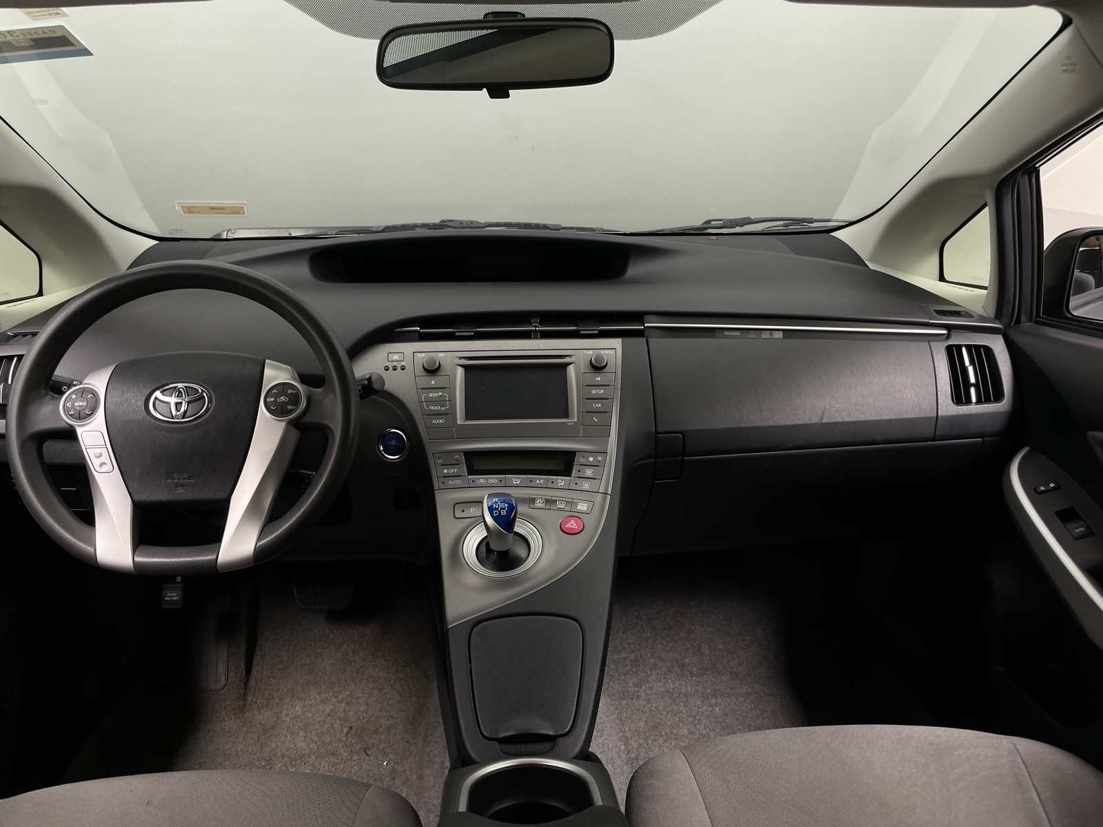 Thumbnail: 2015 Toyota Prius - 3
