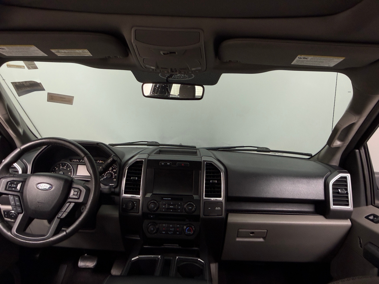 Thumbnail: 2016 Ford Econoline - 3