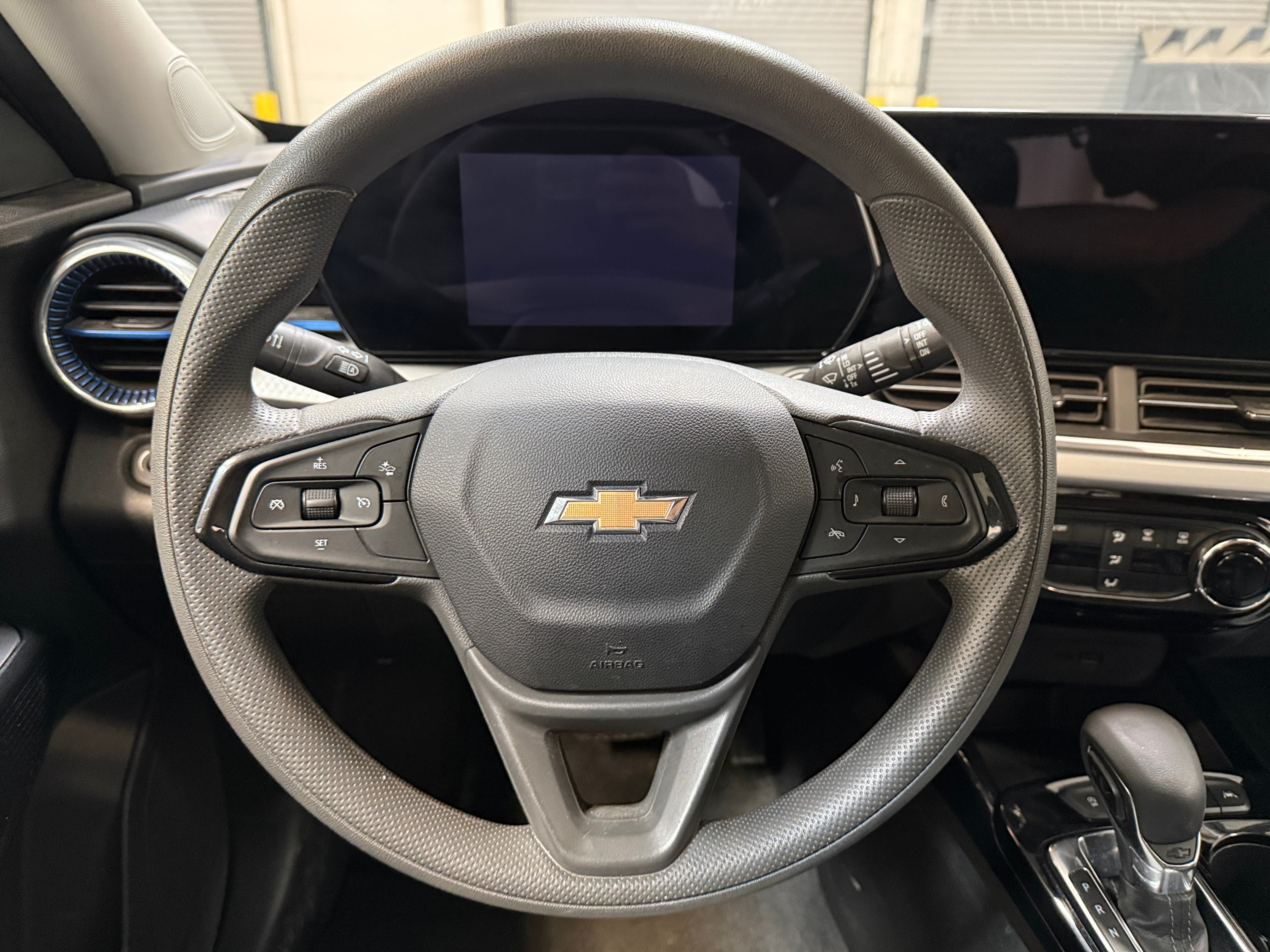2025 Chevrolet Trax LT - Photo 8