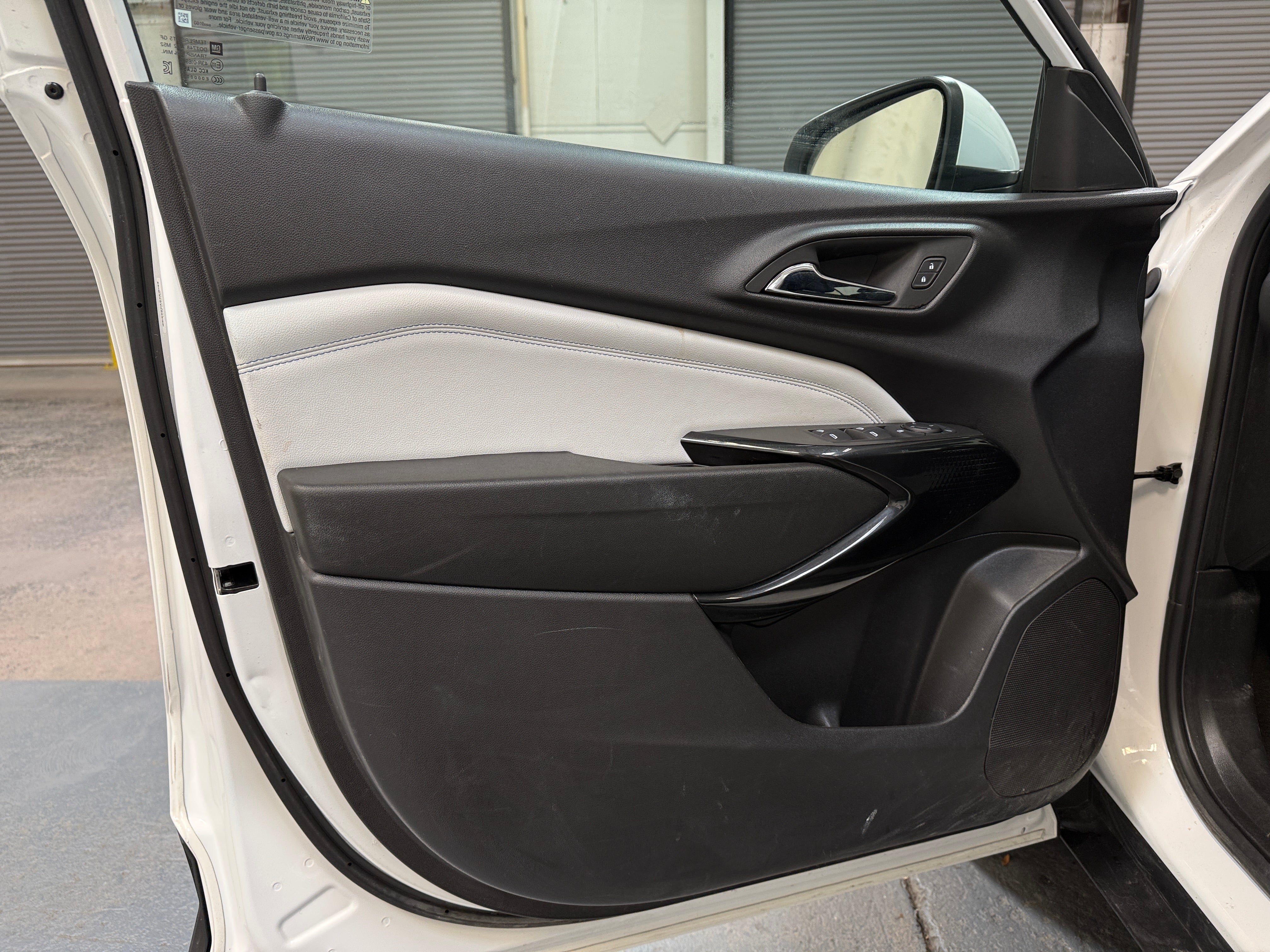 2025 Chevrolet Trax LT - Photo 10