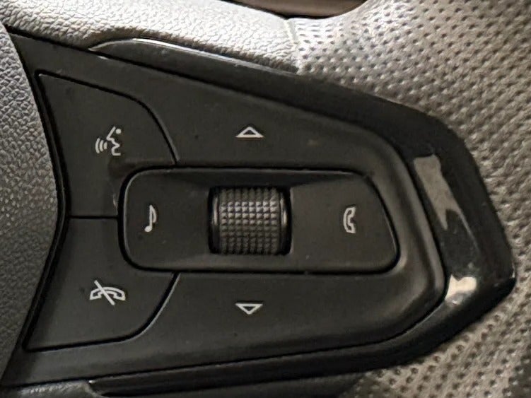 2025 Chevrolet Trax LT - Photo 14