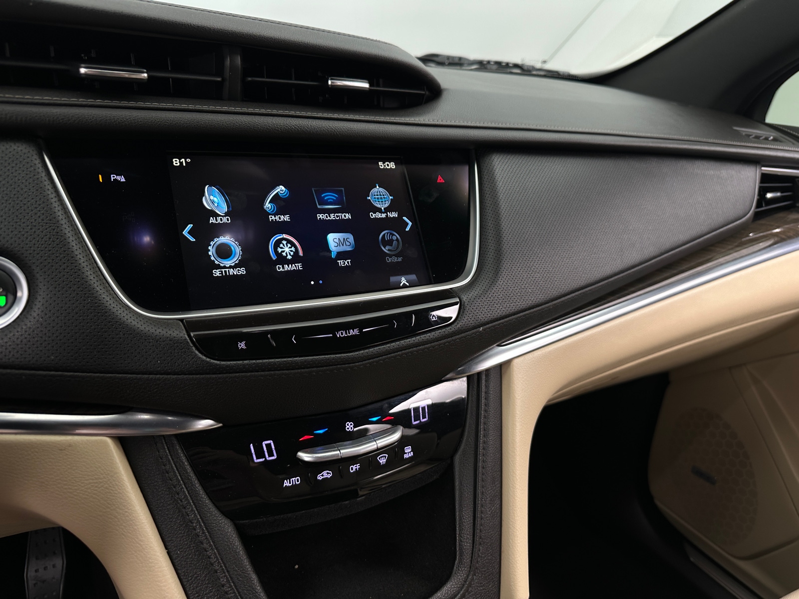 Thumbnail: 2018 Cadillac XT5 - 3