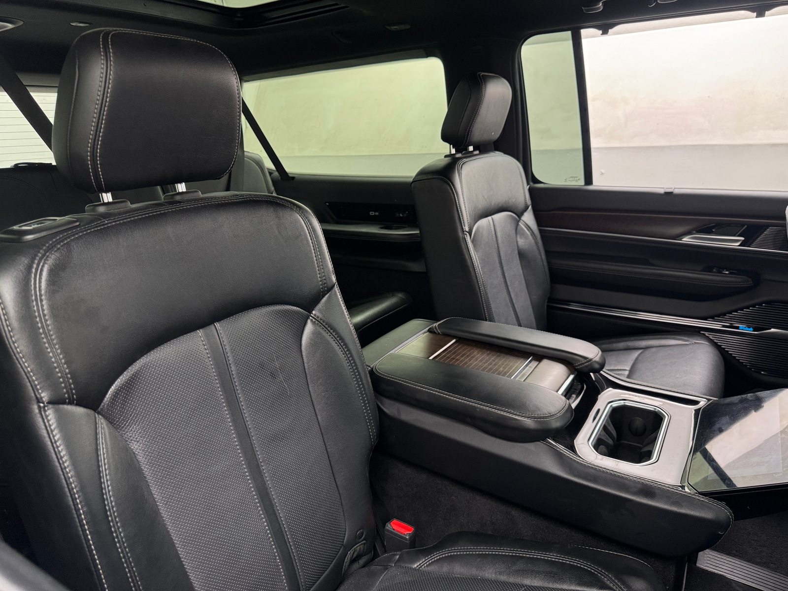 Thumbnail: 2024 Jeep Grand Wagoneer L - 5