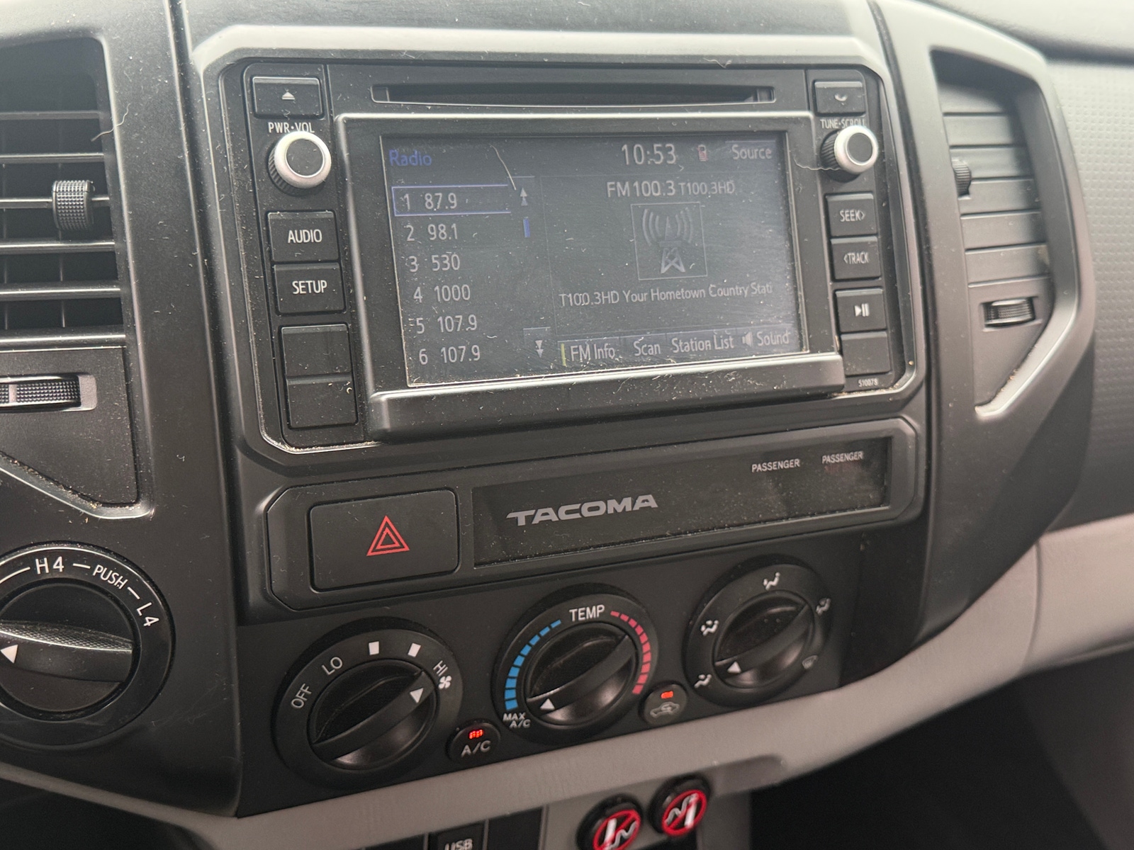 Thumbnail: 2015 Toyota Tacoma - 4