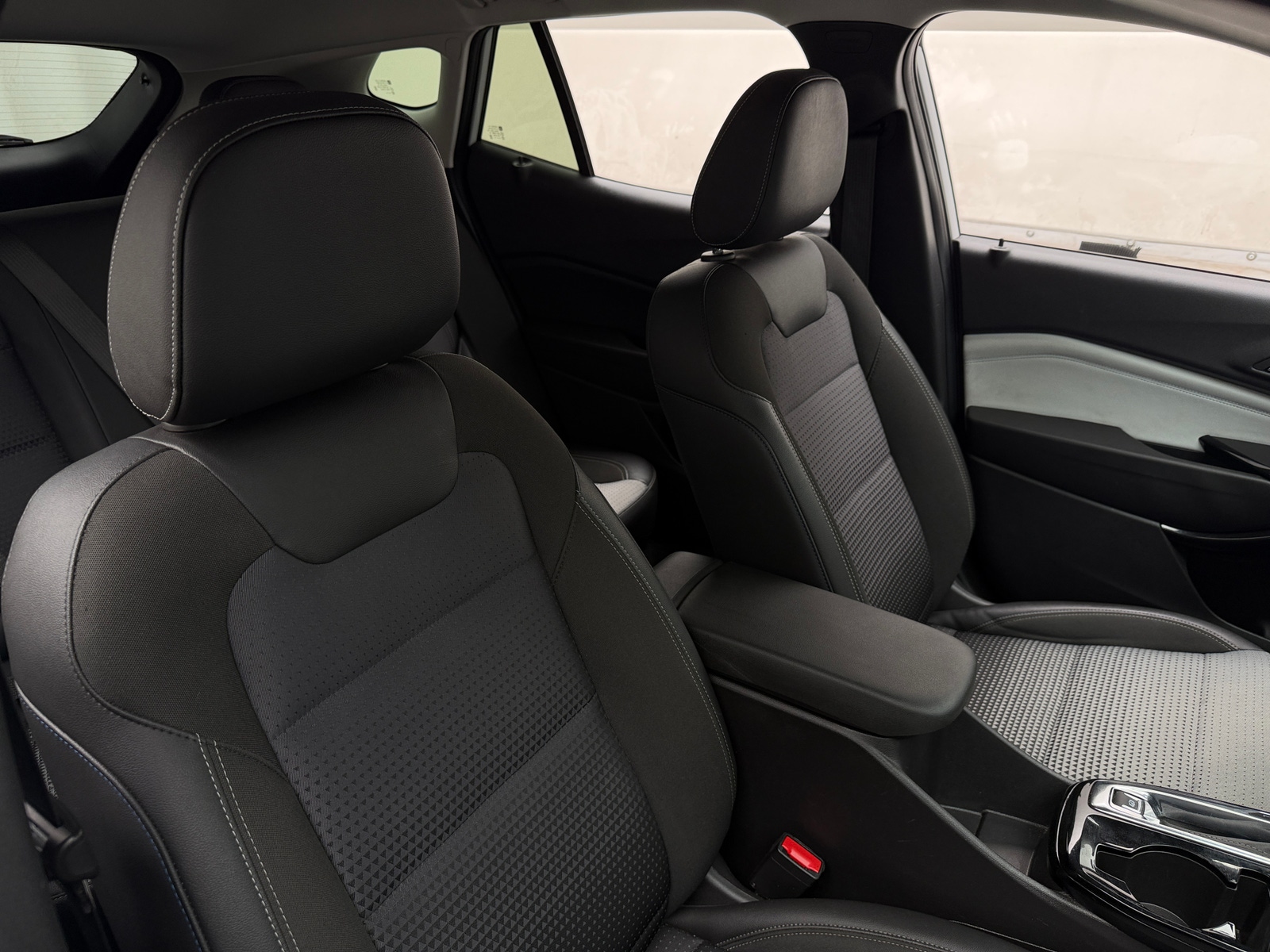 Thumbnail: 2025 Chevrolet Trax - 2
