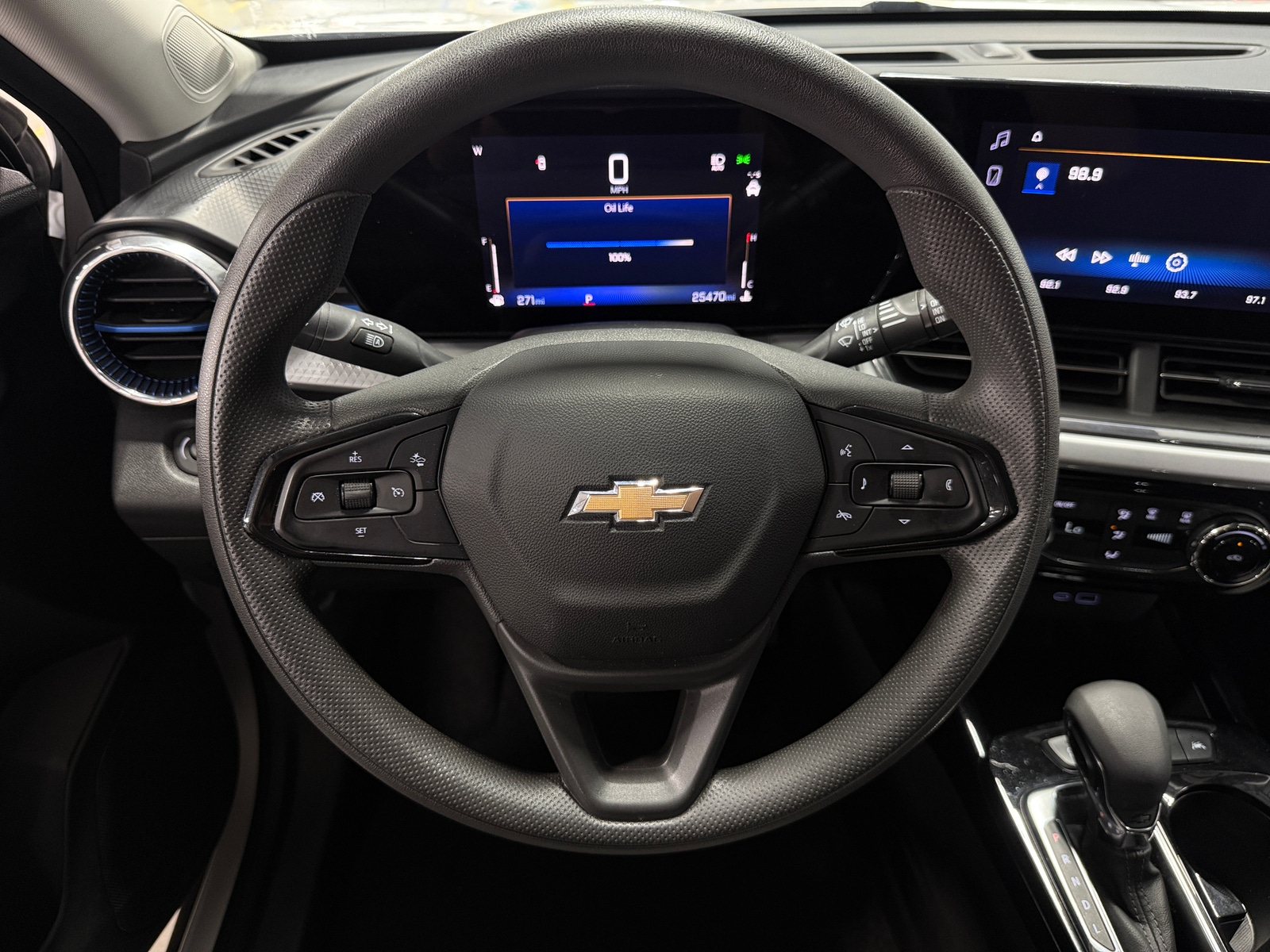 Thumbnail: 2025 Chevrolet Trax - 5