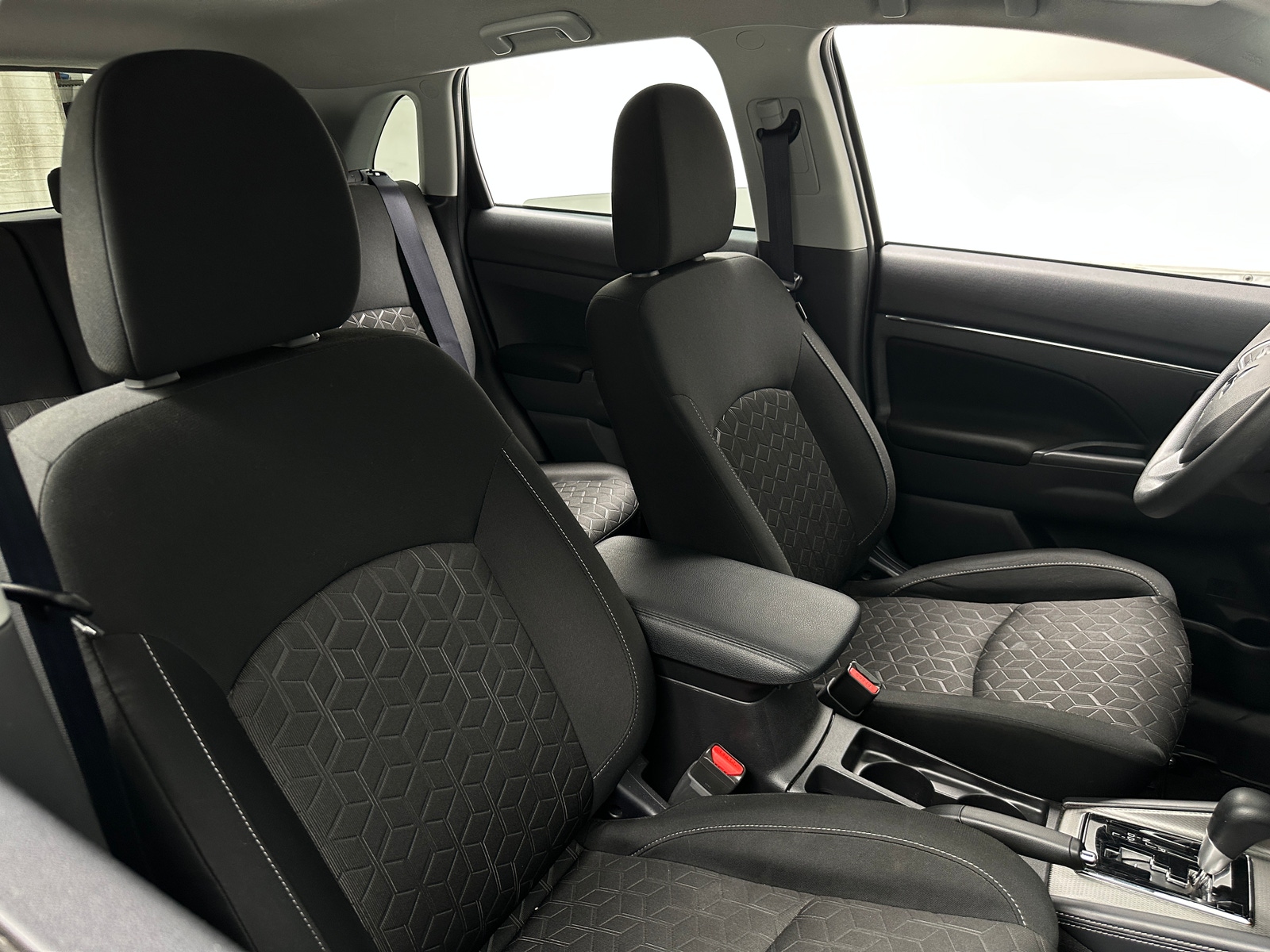Thumbnail: 2025 Mitsubishi Outlander Sport - 2