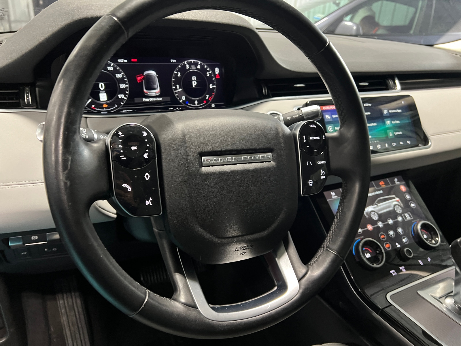 Thumbnail: 2020 Land Rover Range Rover Evoque - 4