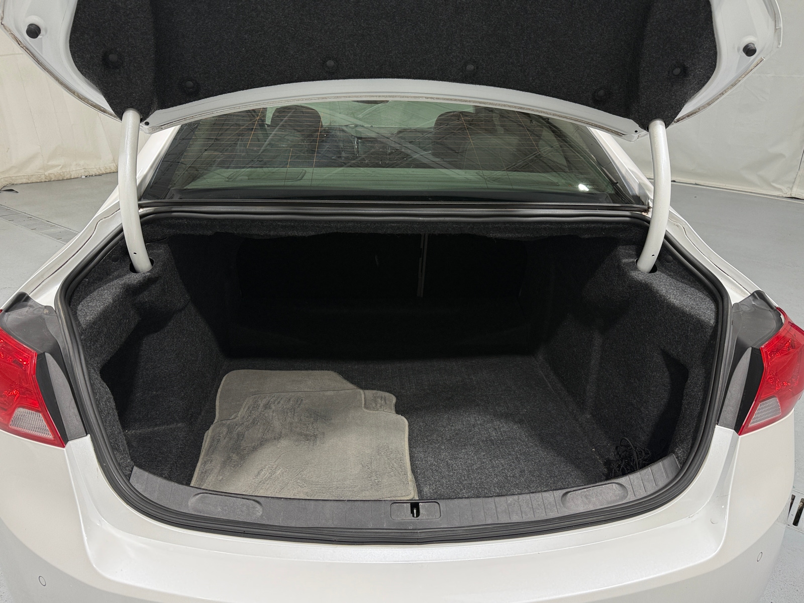 Thumbnail: 2016 Chevrolet Impala - 6
