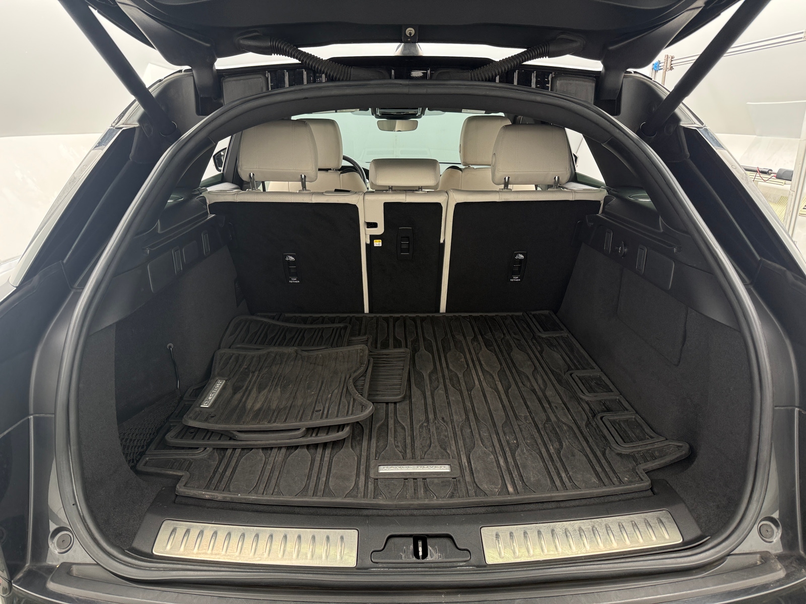 Thumbnail: 2021 Land Rover Range Rover Velar - 7