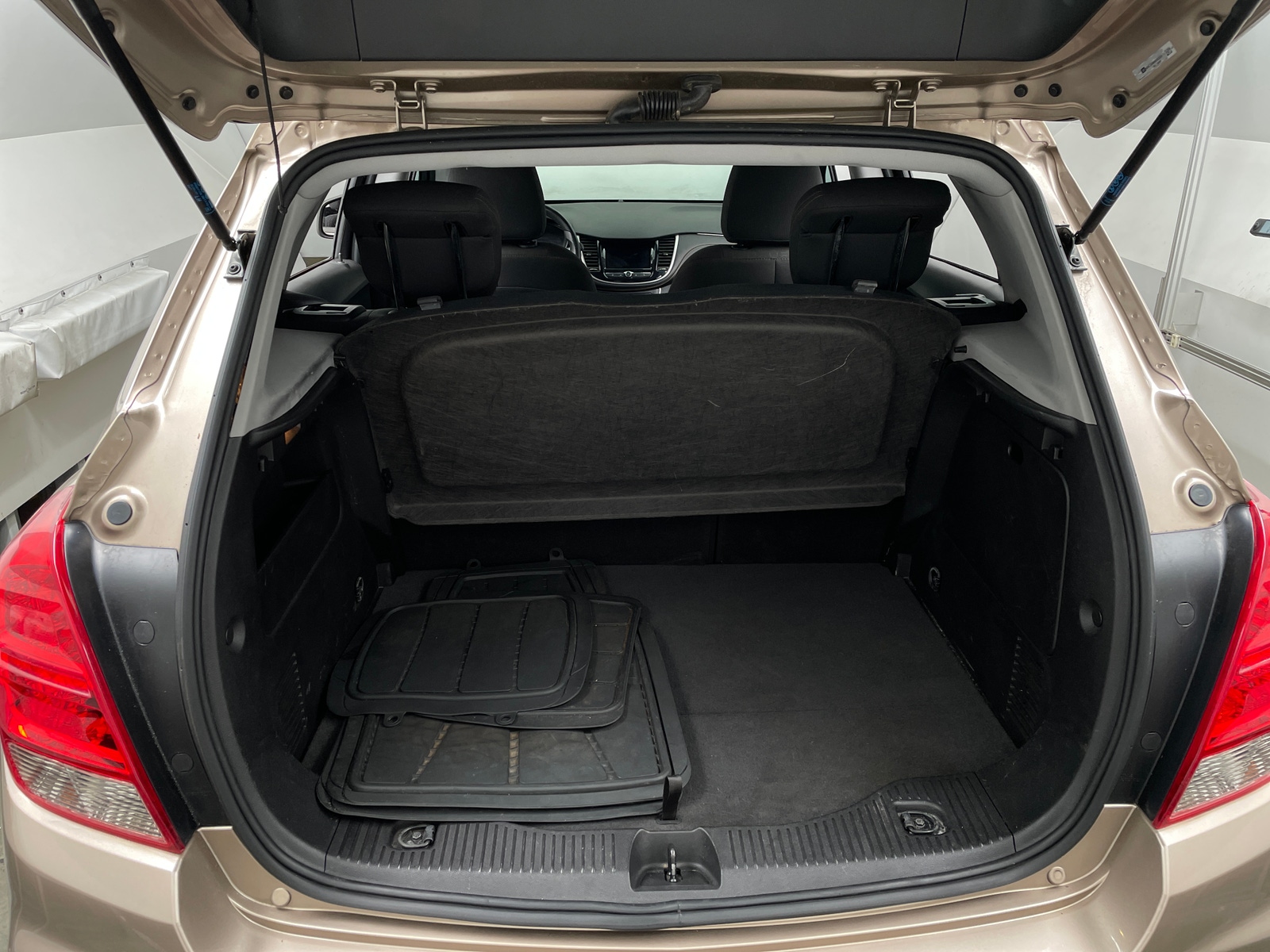 Thumbnail: 2018 Chevrolet Trax - 7