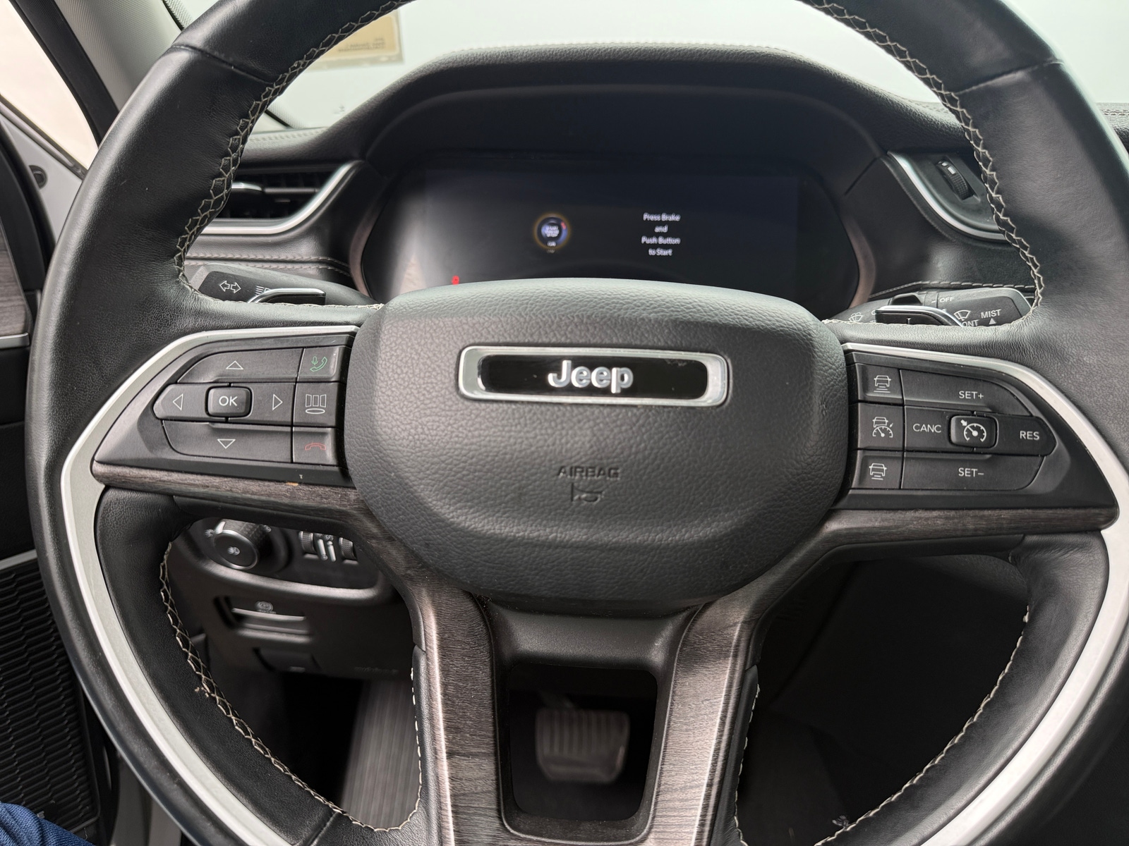 Thumbnail: 2022 Jeep Grand Cherokee L - 4