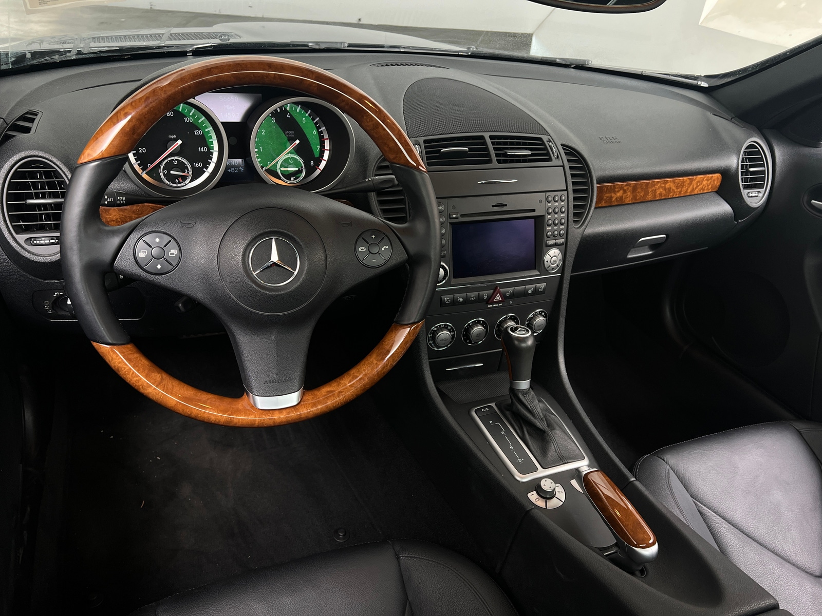 Thumbnail: 2010 Mercedes-Benz SLK - 2