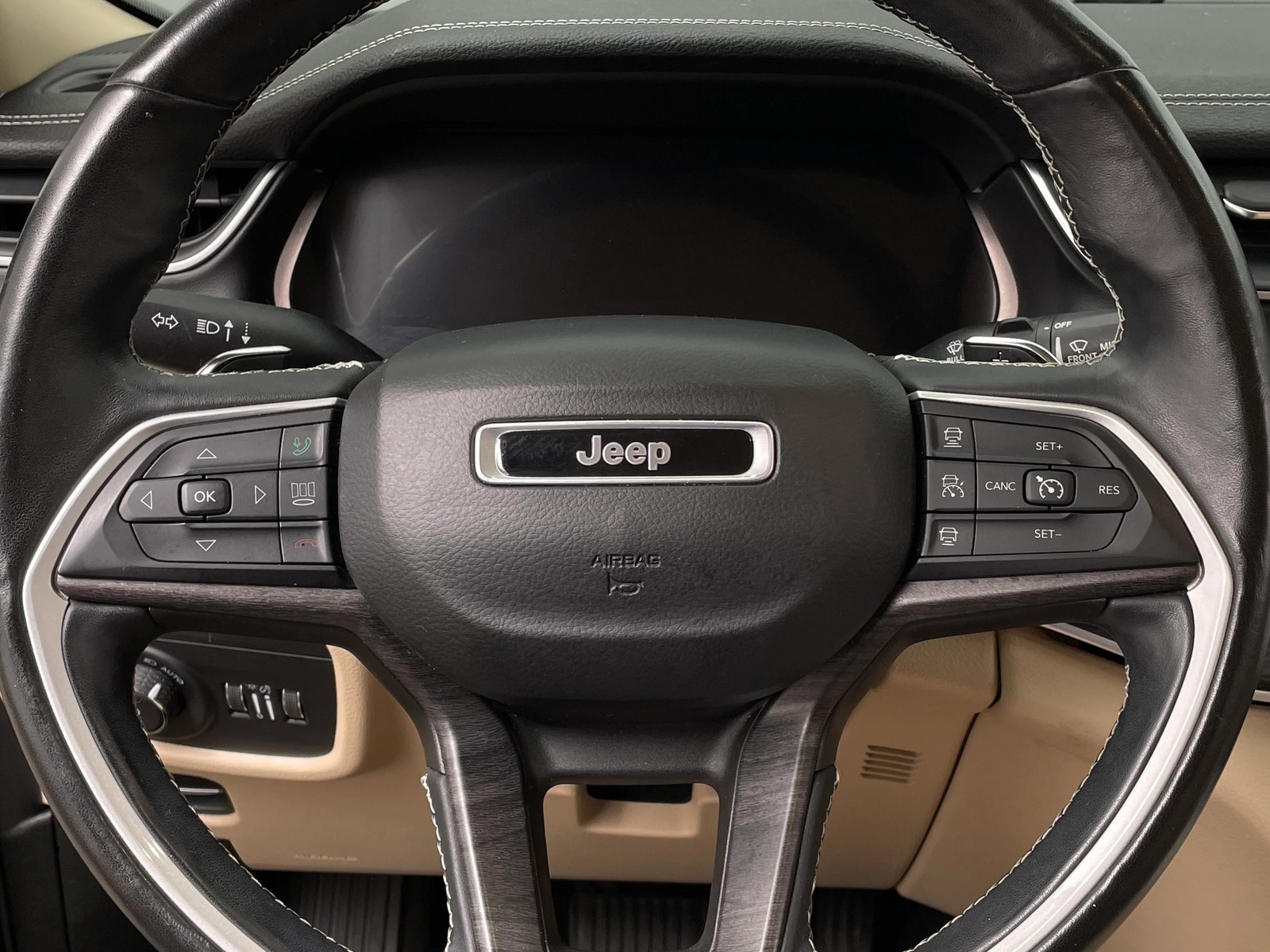 Thumbnail: 2021 Jeep Grand Cherokee L - 4