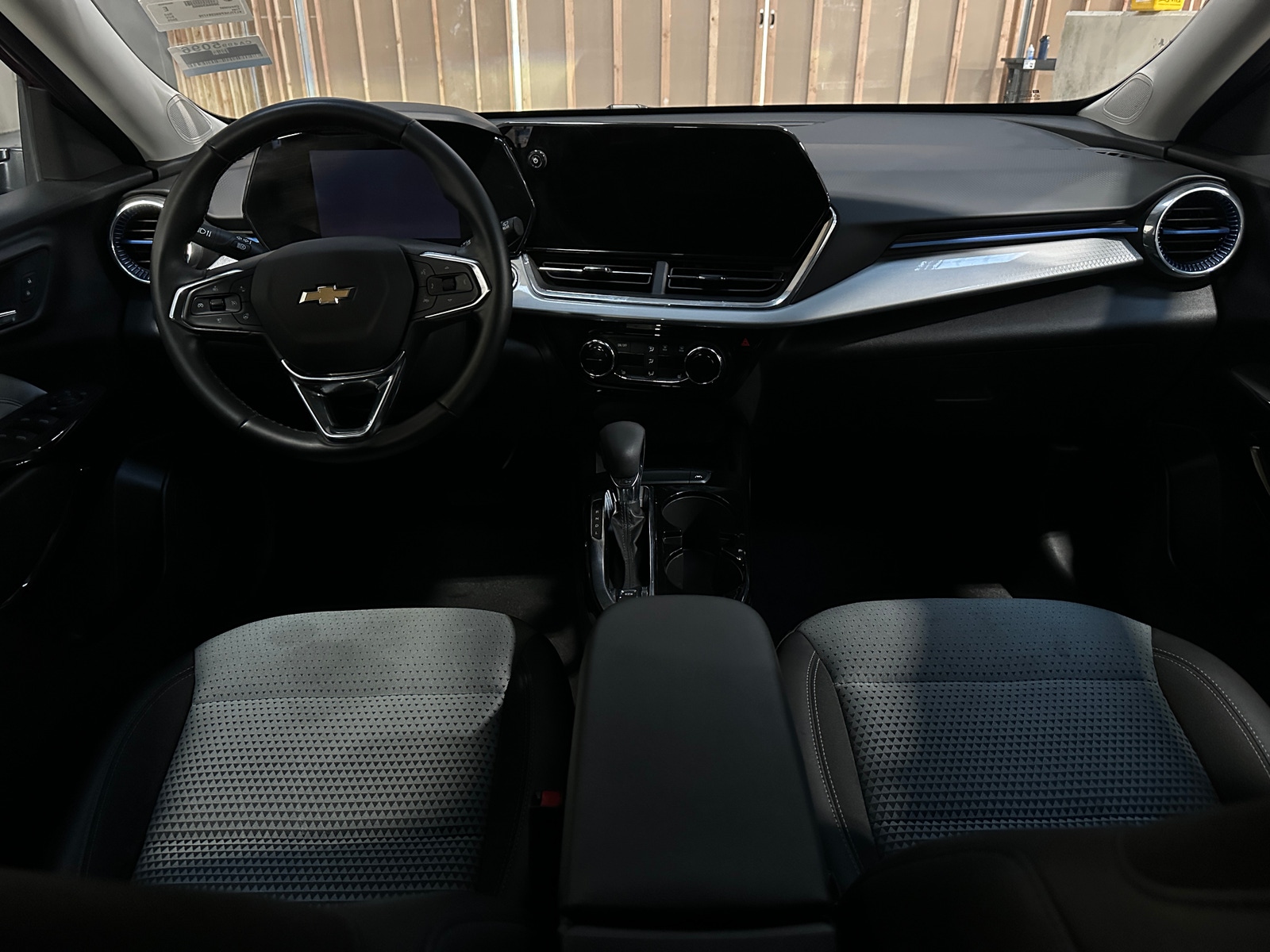 Thumbnail: 2025 Chevrolet Trax - 3