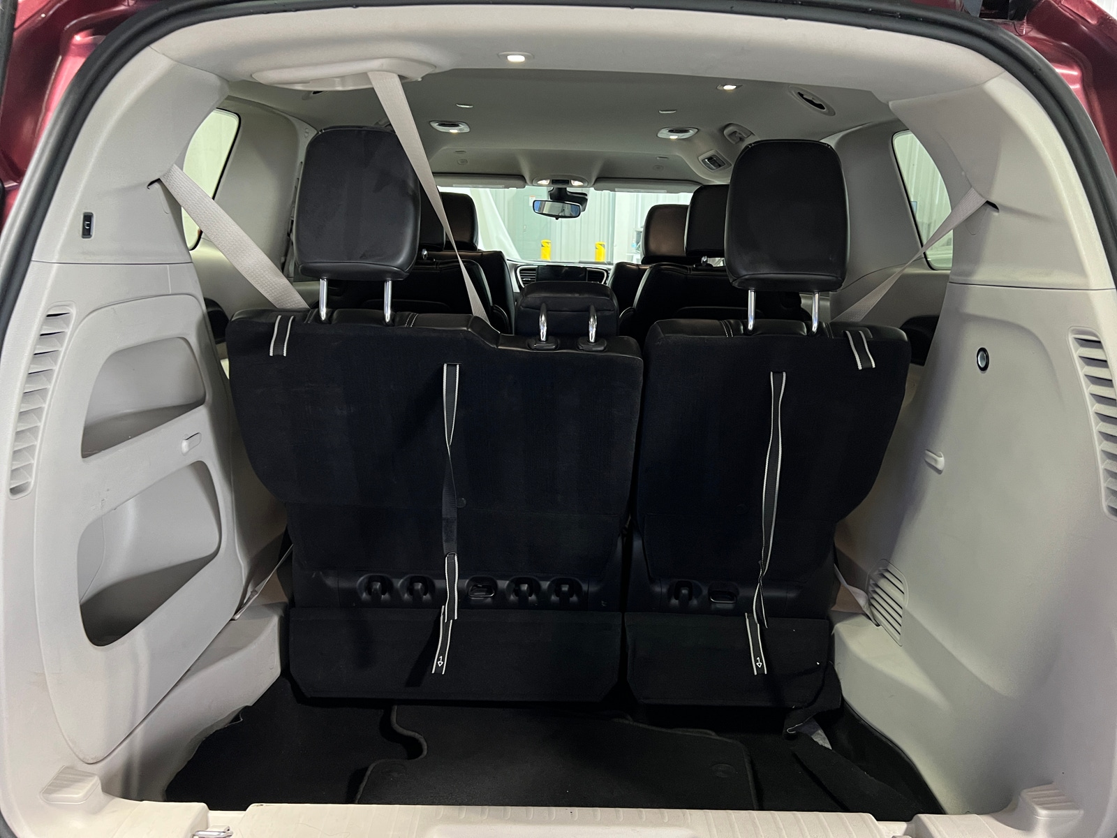 Thumbnail: 2023 Chrysler Pacifica - 6
