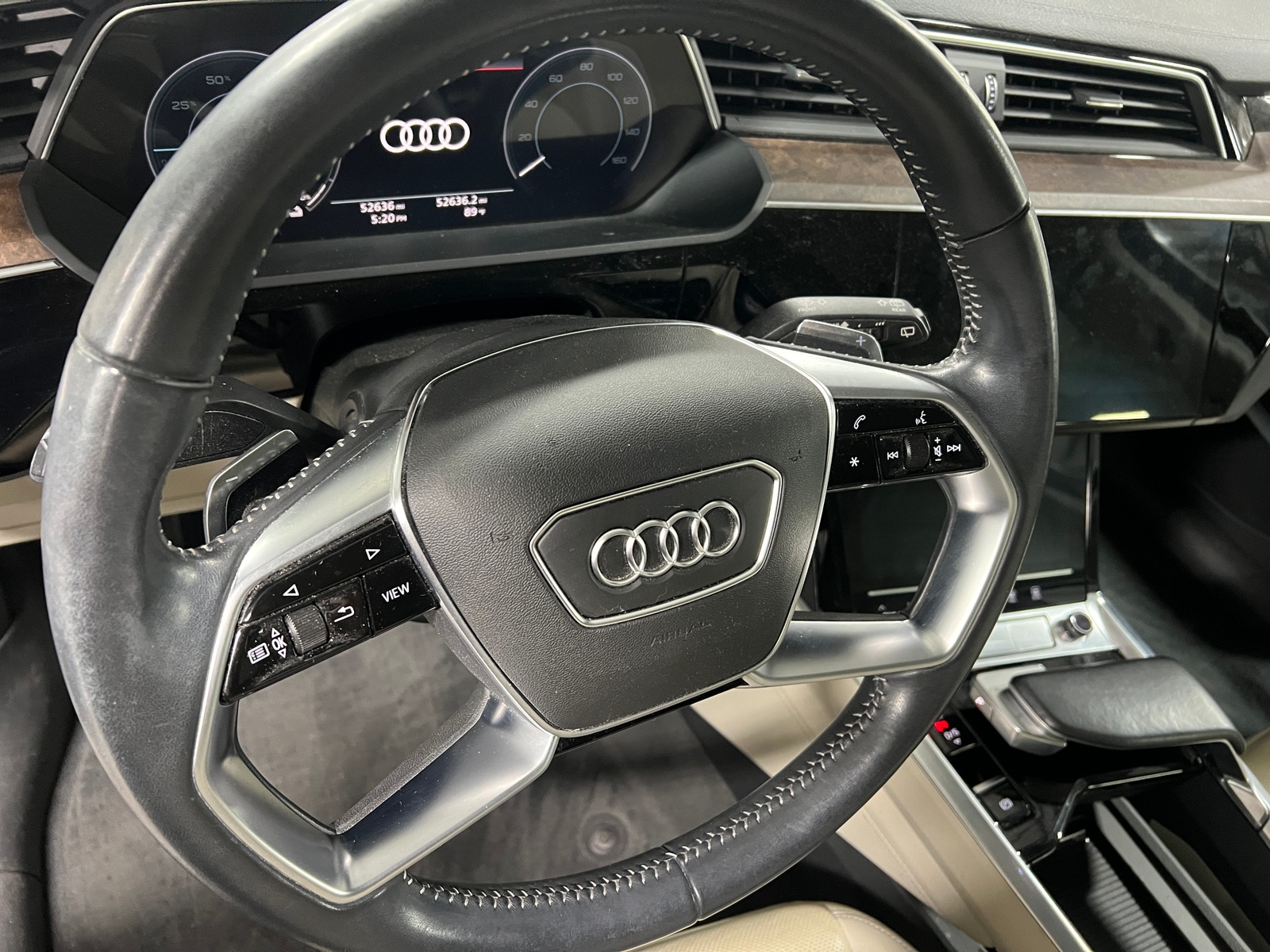 Thumbnail: 2019 Audi e-tron - 4