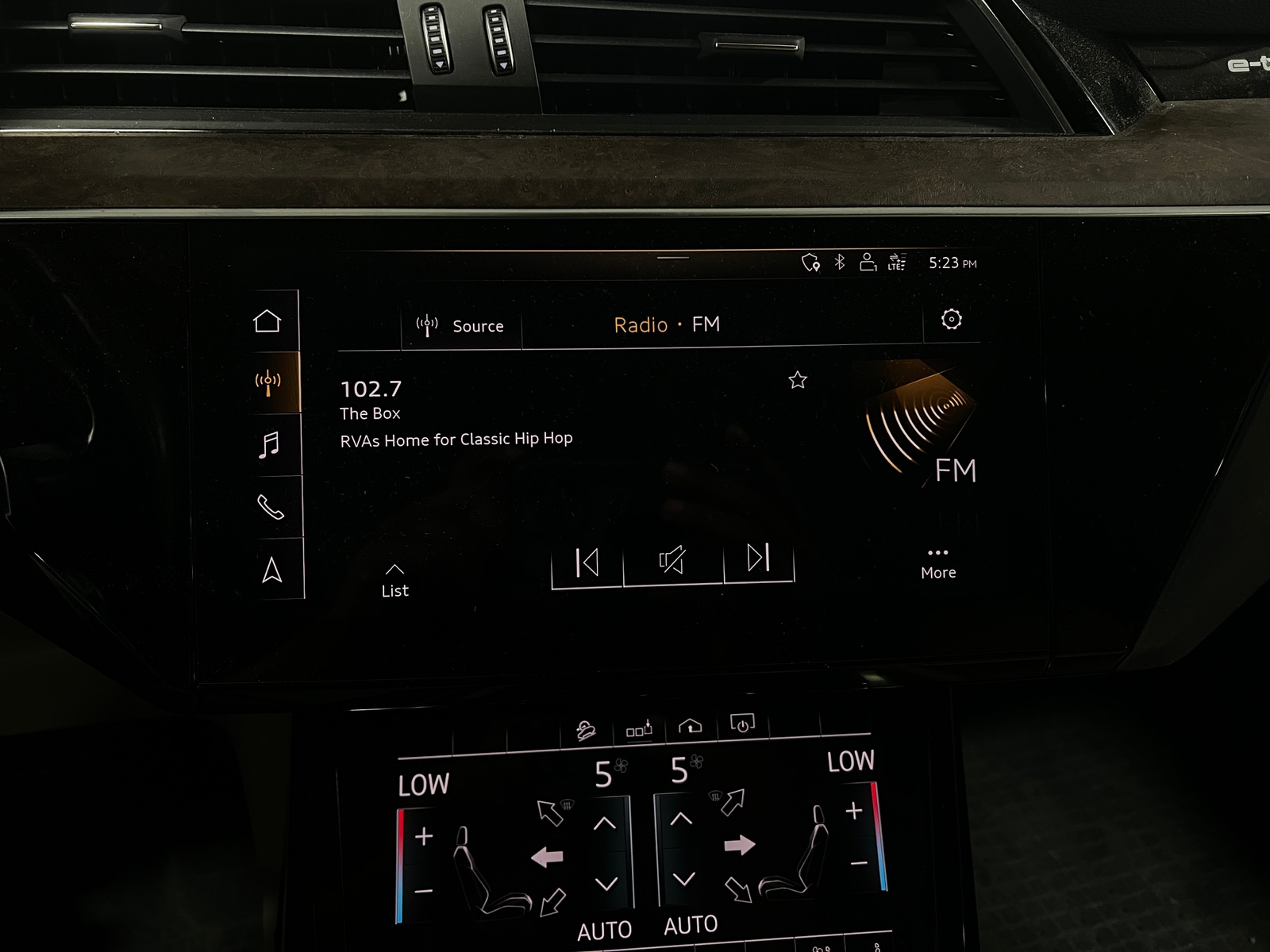 Thumbnail: 2019 Audi e-tron - 3