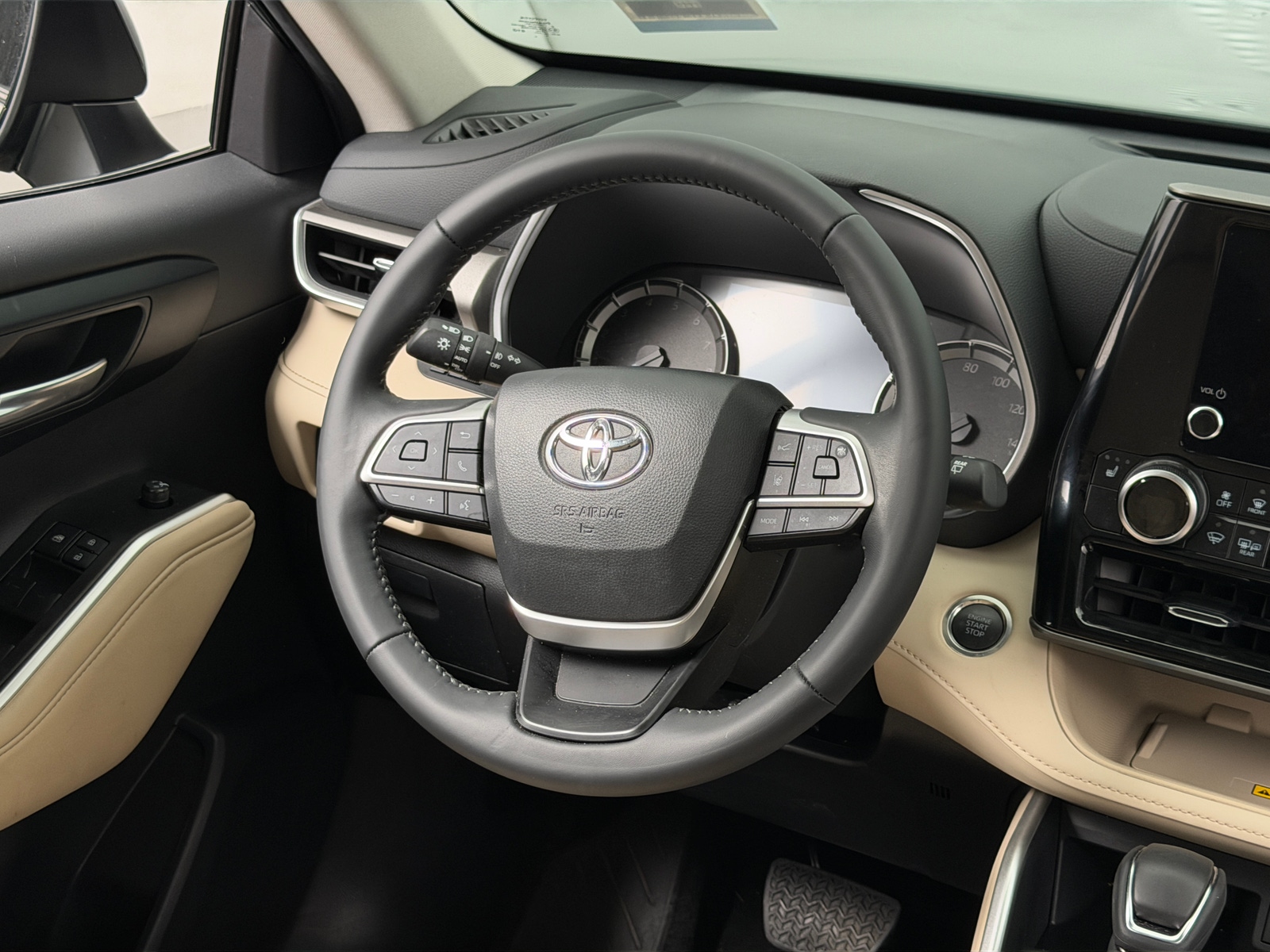 Thumbnail: 2025 Toyota Highlander - 4