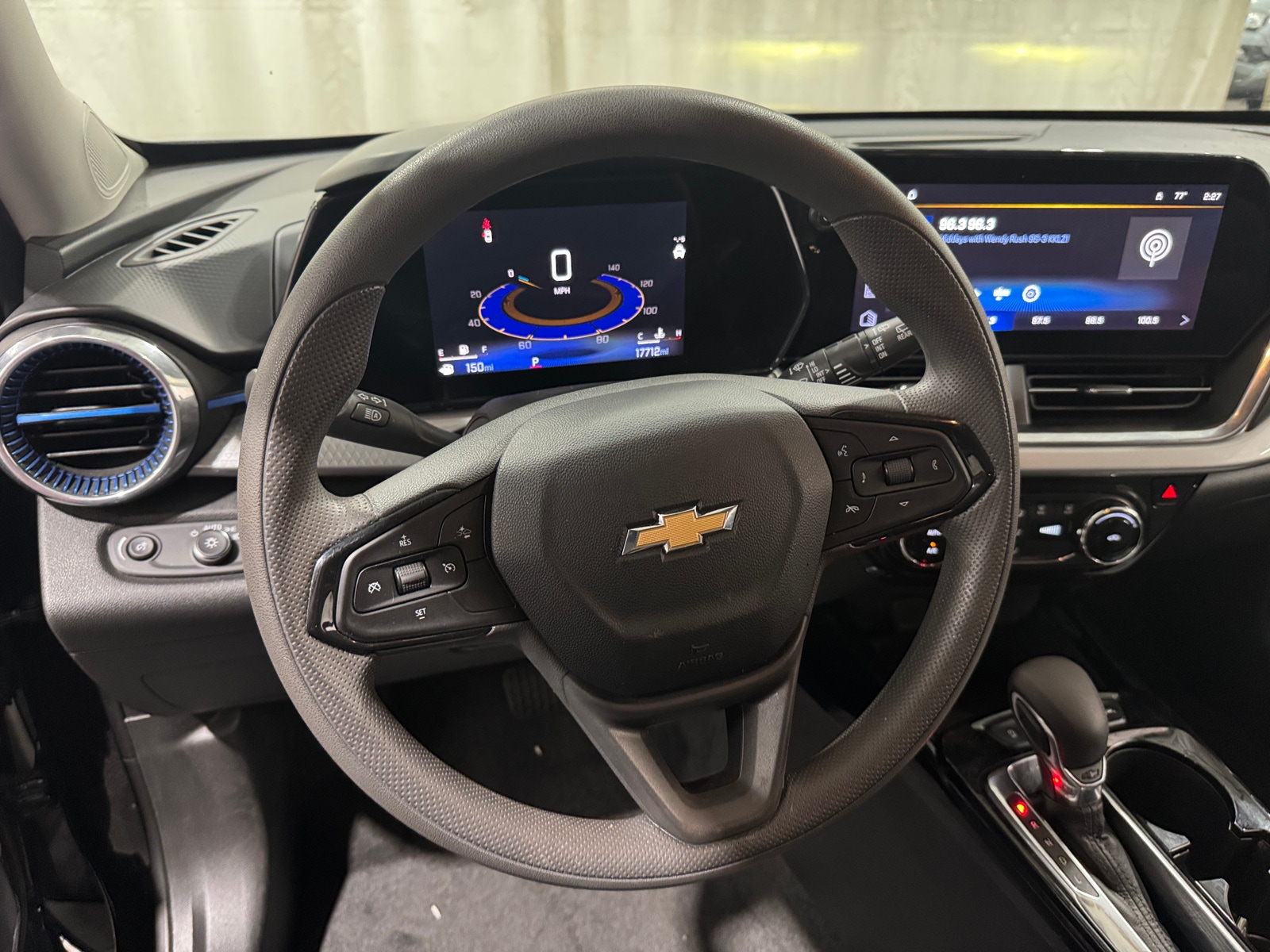 Thumbnail: 2025 Chevrolet Trax - 5