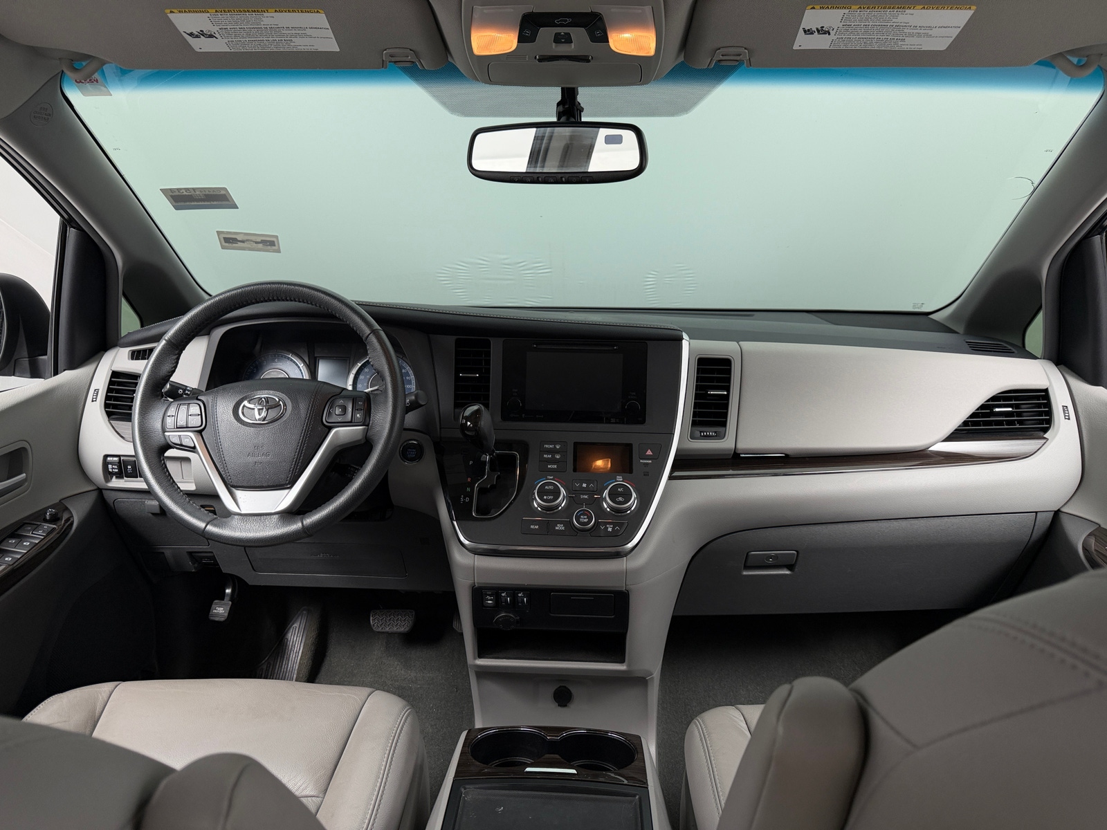 Thumbnail: 2017 Toyota Sienna - 2