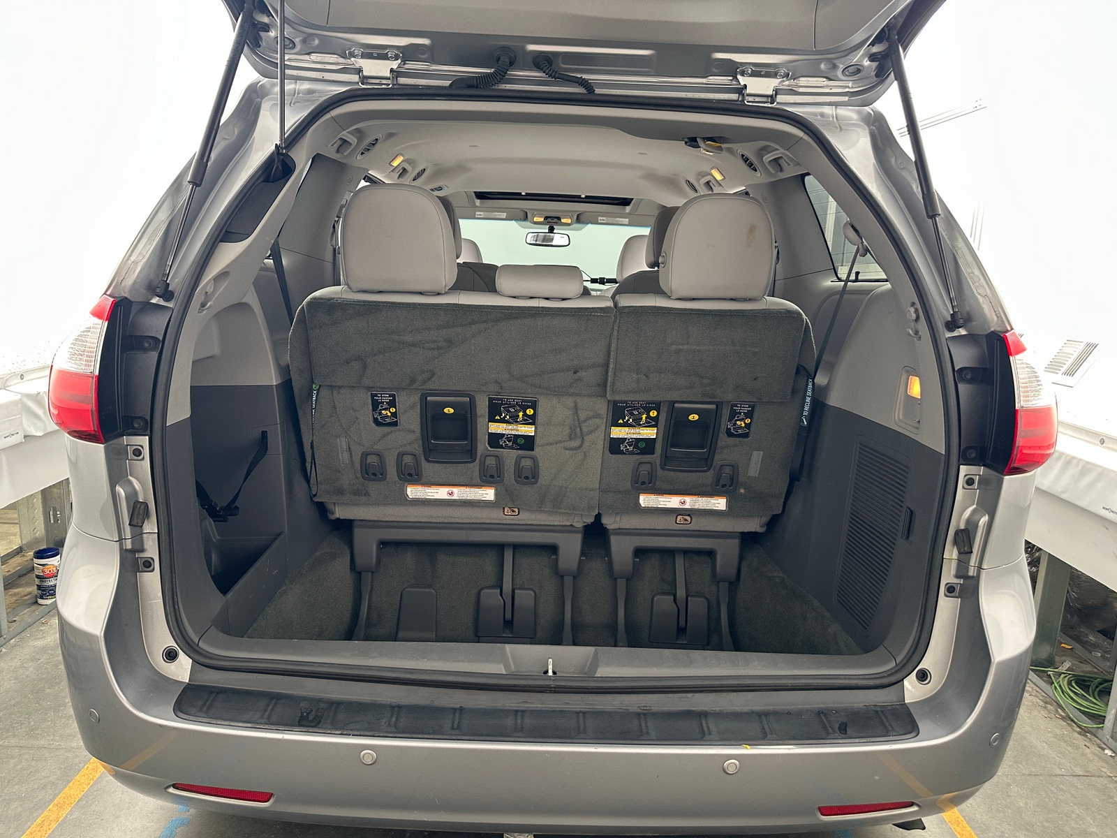 Thumbnail: 2017 Toyota Sienna - 6