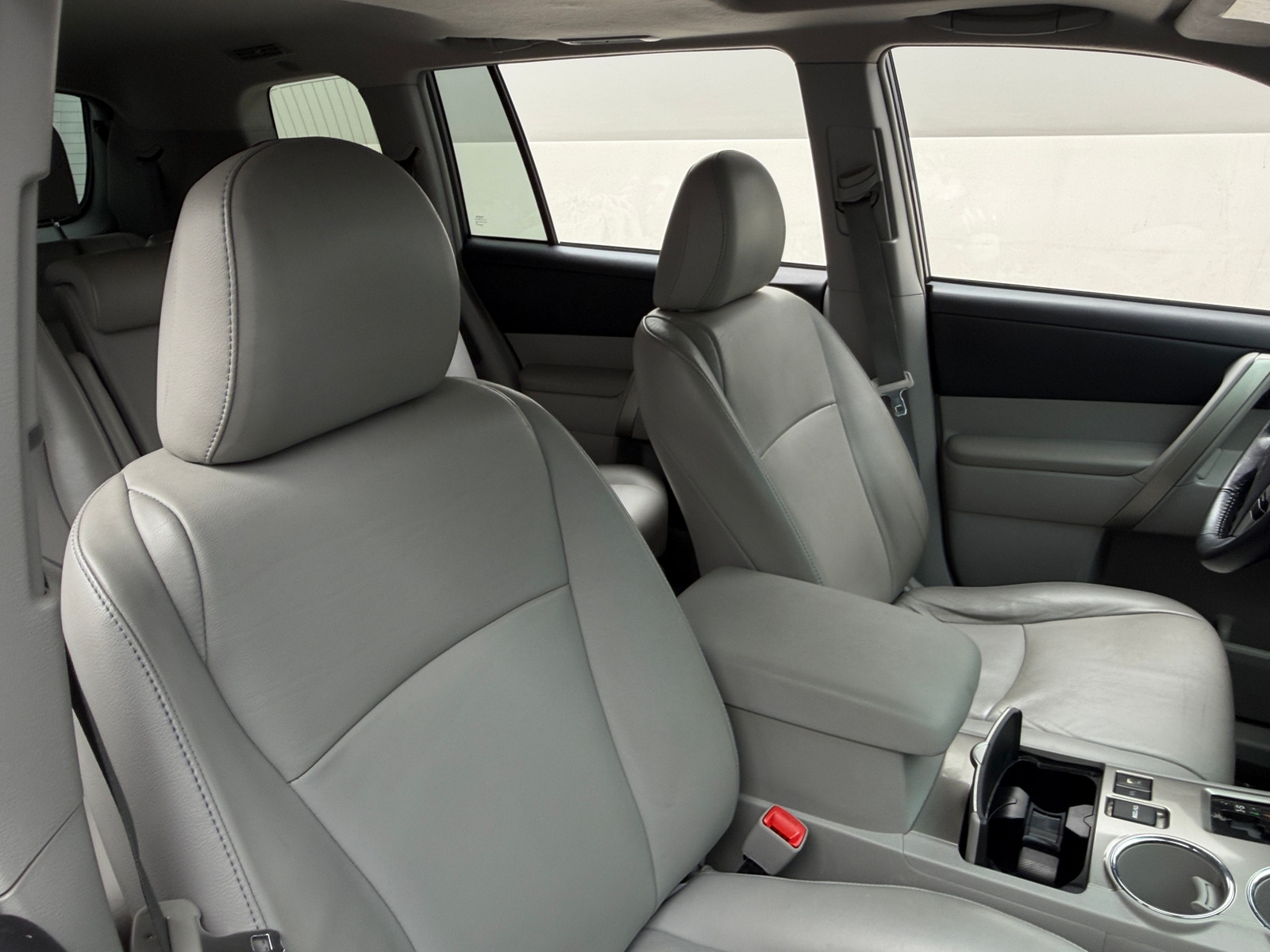 Thumbnail: 2013 Toyota Highlander - 2