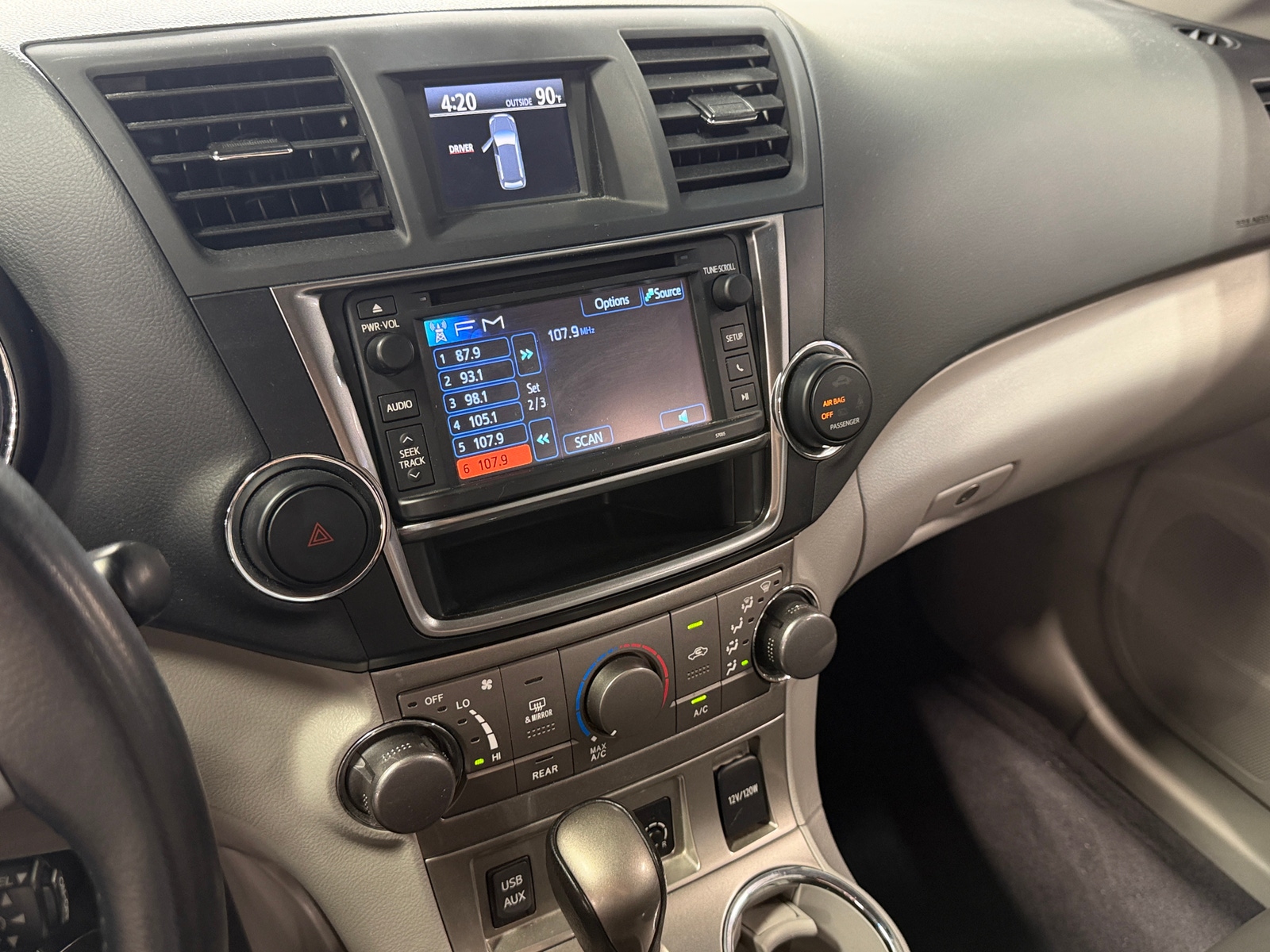 Thumbnail: 2013 Toyota Highlander - 4