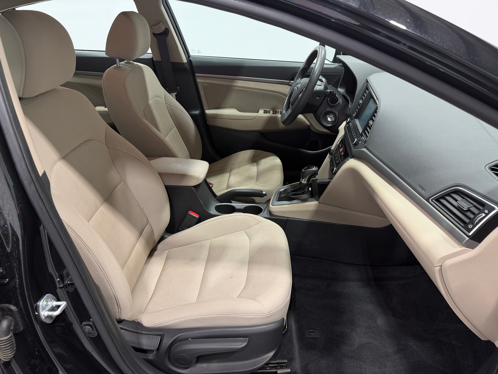 Thumbnail: 2017 Hyundai Elantra - 2