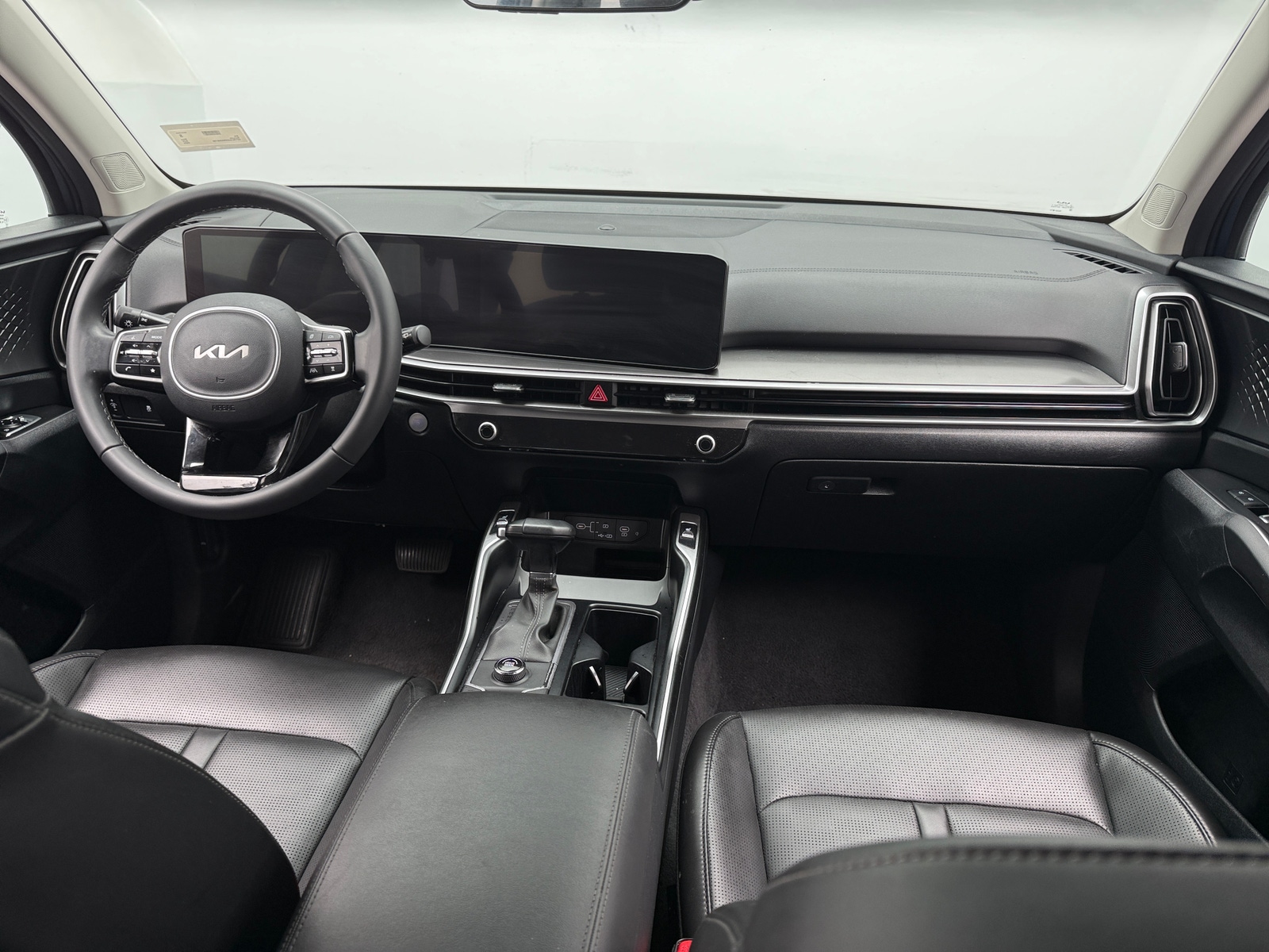 Thumbnail: 2025 Kia Sorento - 2