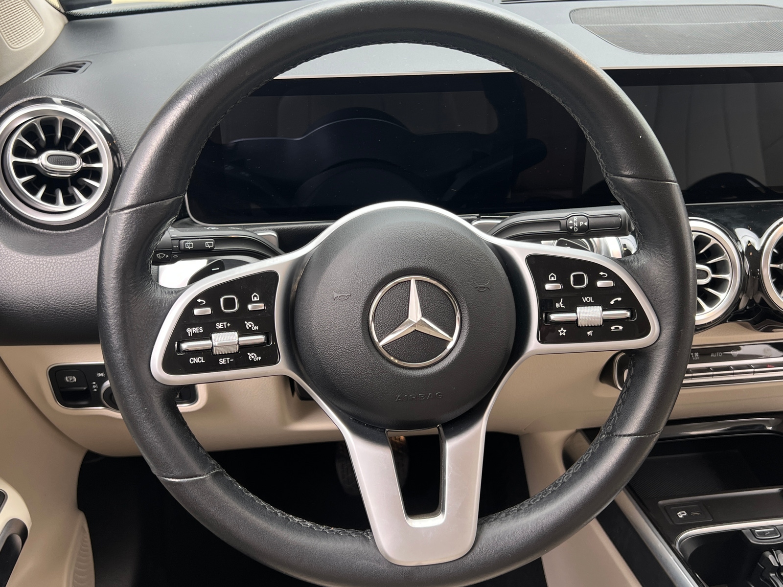 Thumbnail: 2020 Mercedes-Benz GLB - 4