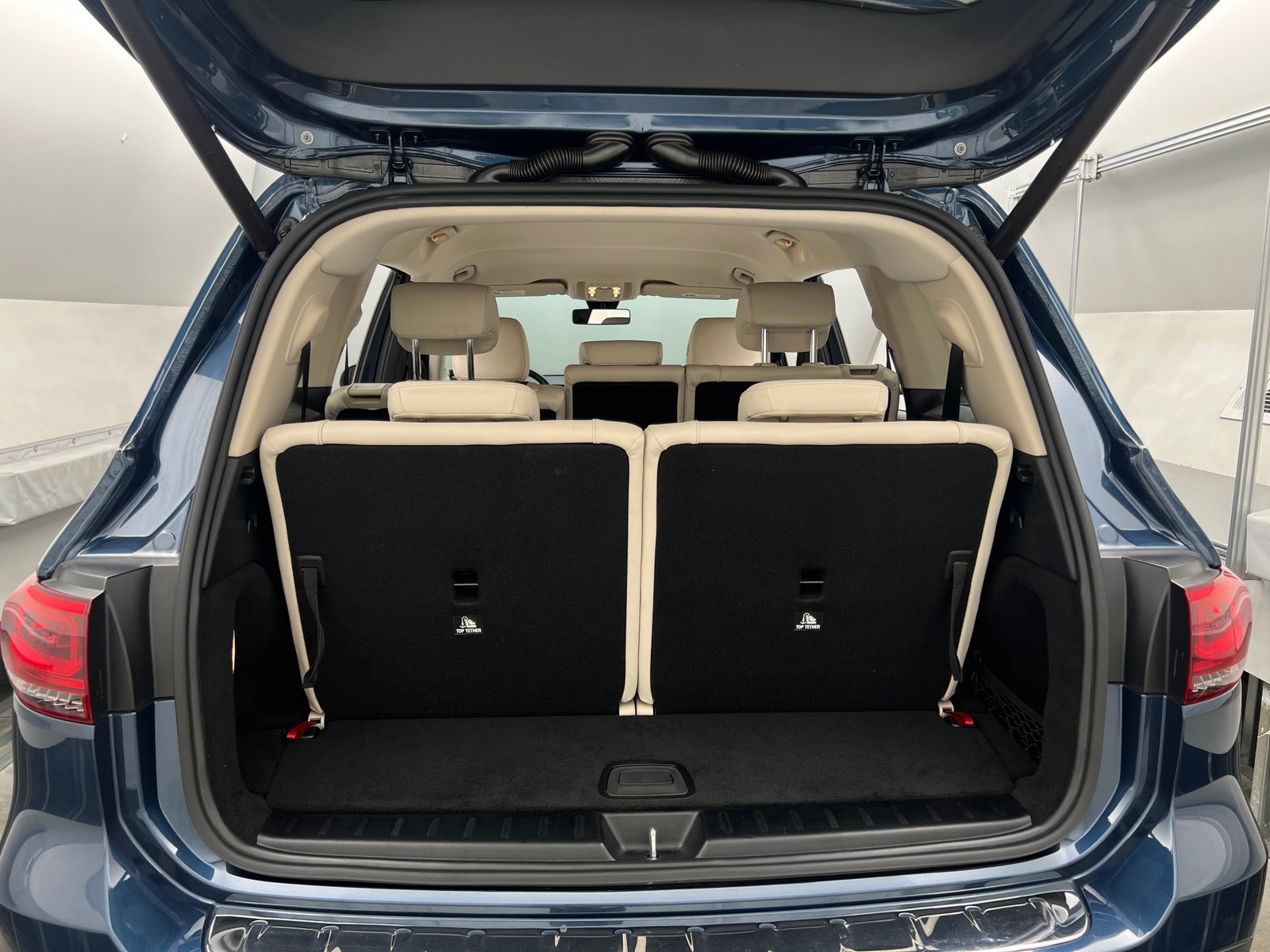 Thumbnail: 2020 Mercedes-Benz GLB - 6