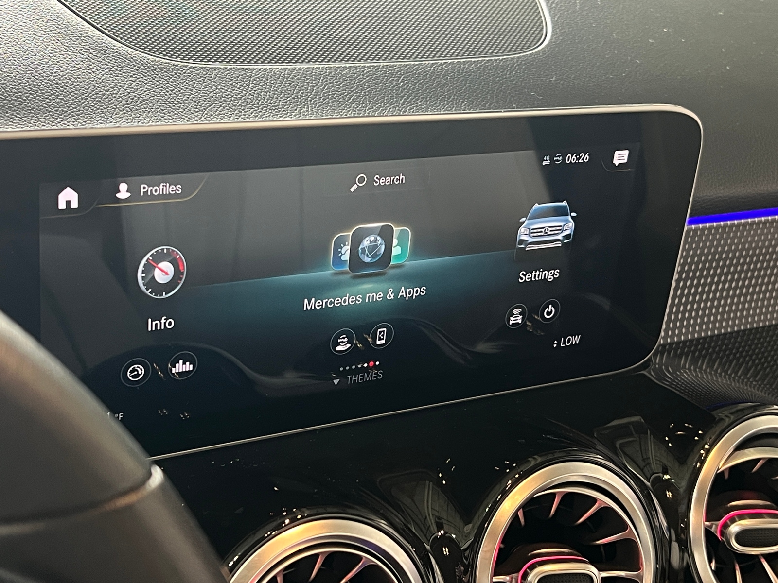 Thumbnail: 2020 Mercedes-Benz GLB - 3