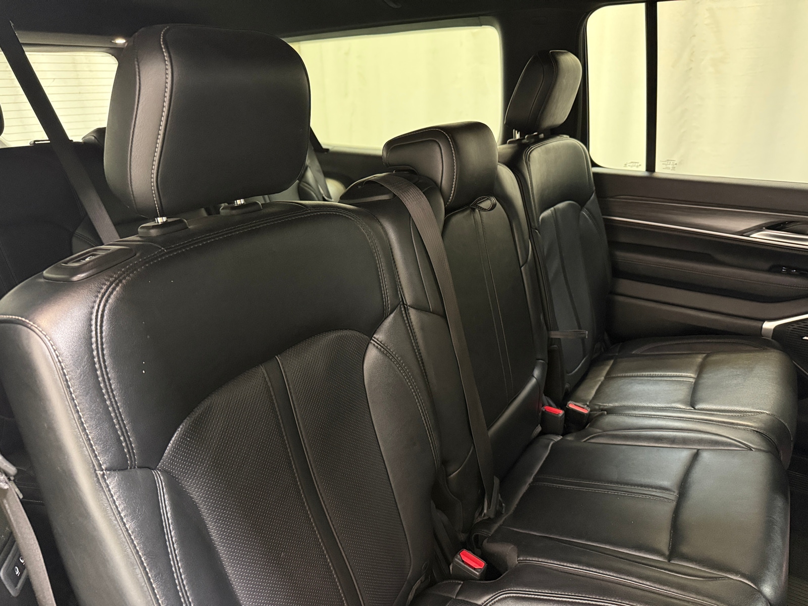 Thumbnail: 2024 Jeep Wagoneer - 5