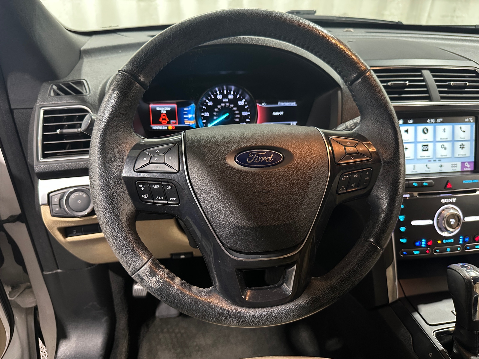 Thumbnail: 2017 Ford Explorer - 4