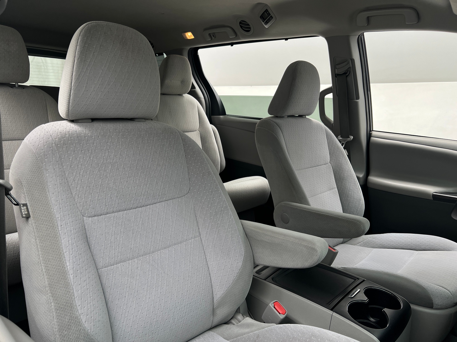 Thumbnail: 2020 Toyota Sienna - 2