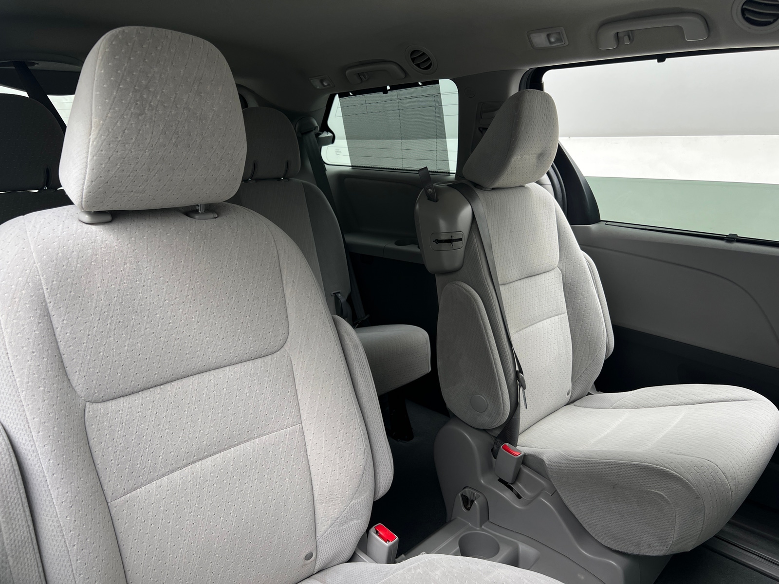Thumbnail: 2020 Toyota Sienna - 6